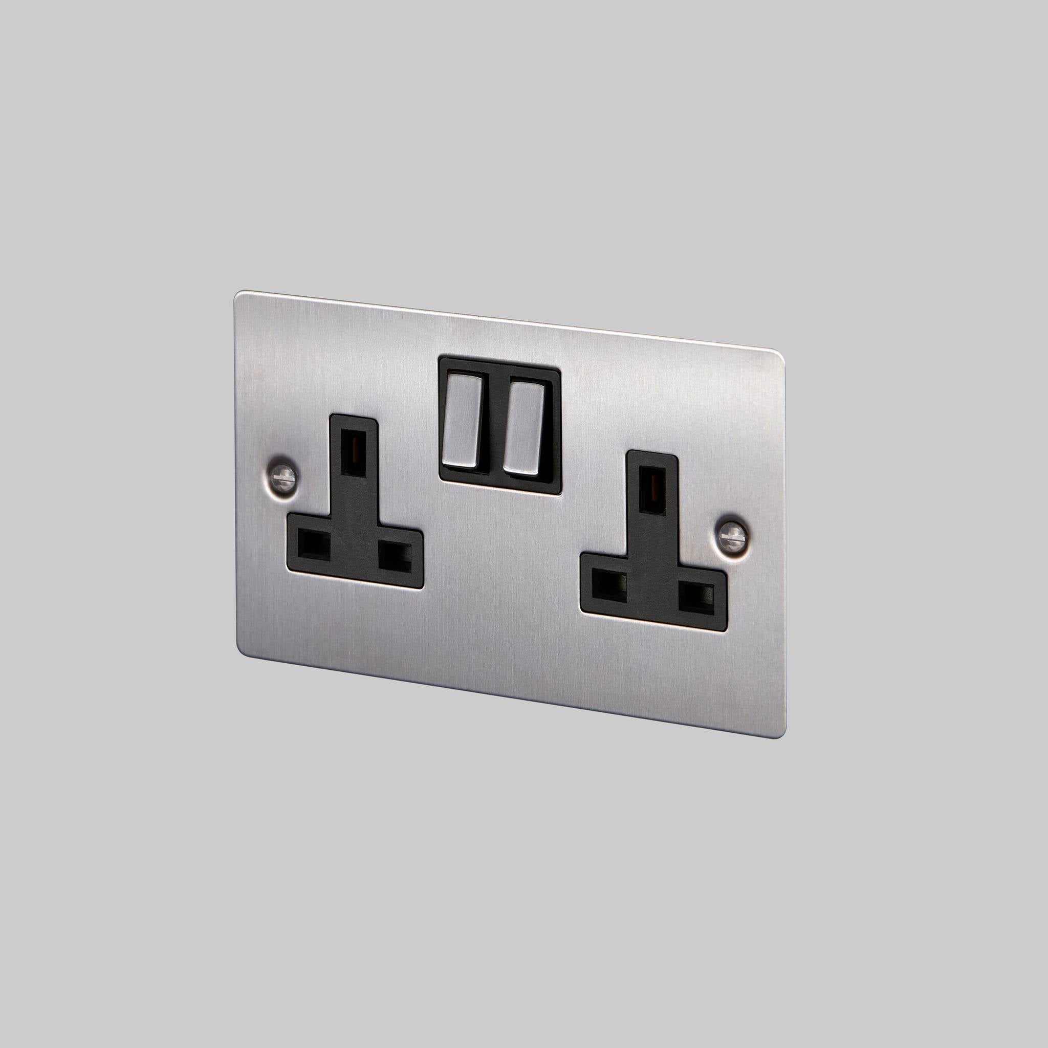 2G UK PLUG SOCKET