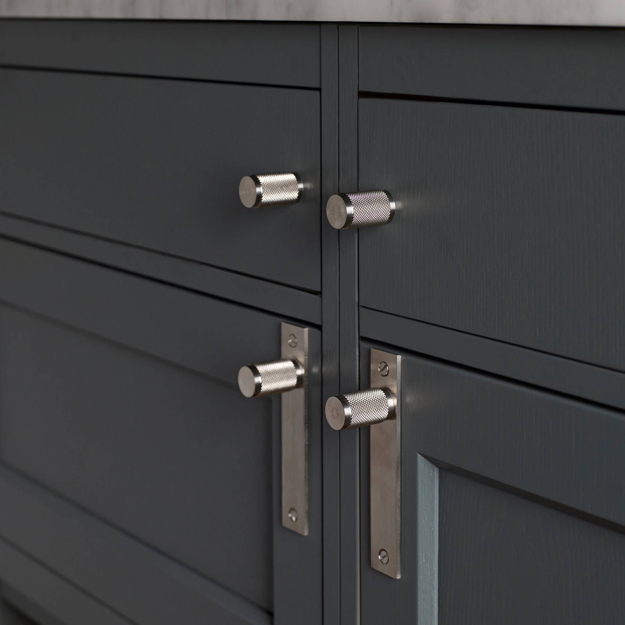 FURNITURE KNOB / CROSS / PACK OF 24 / TRADE PACK / UNBOXED