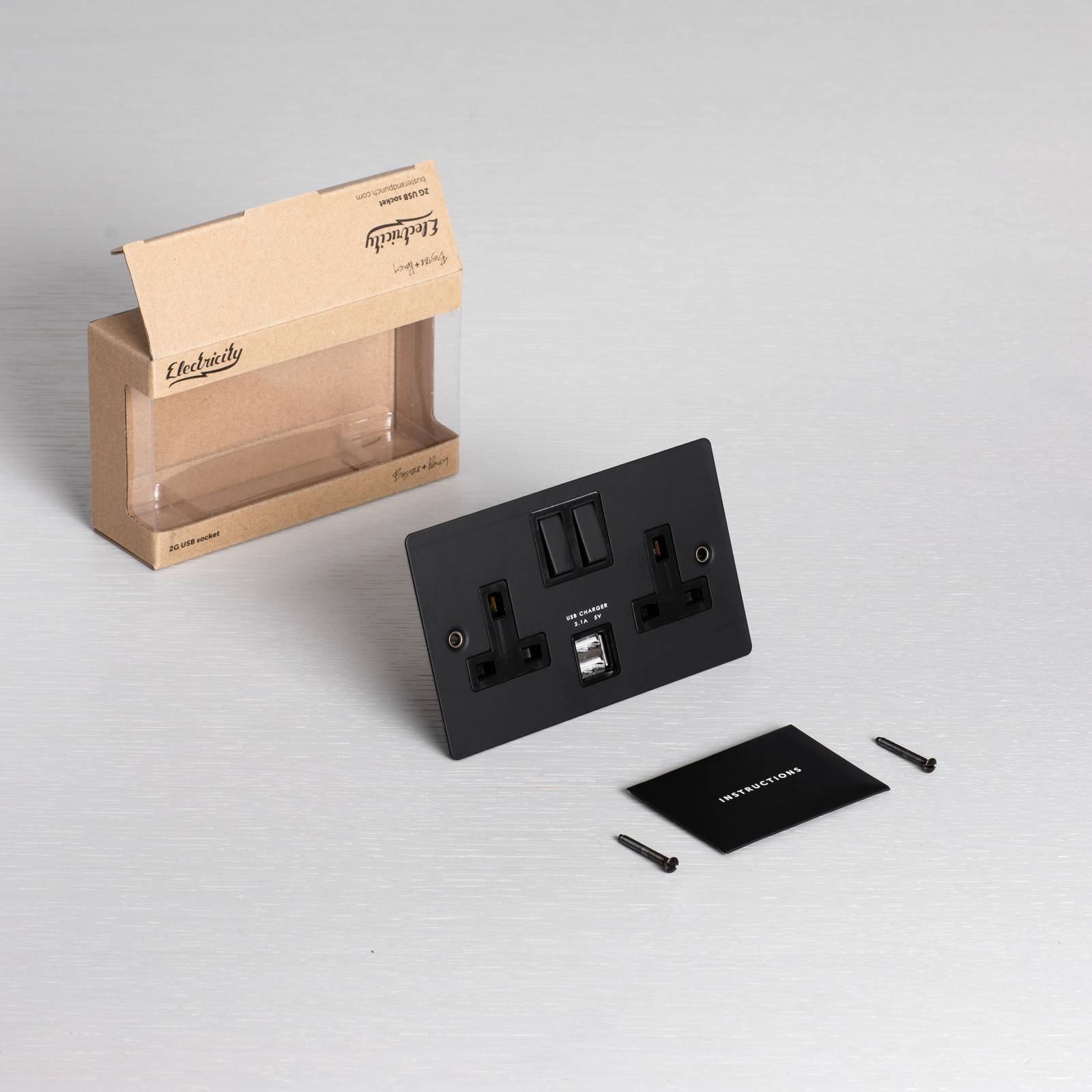 2G UK PLUG SOCKET / USB