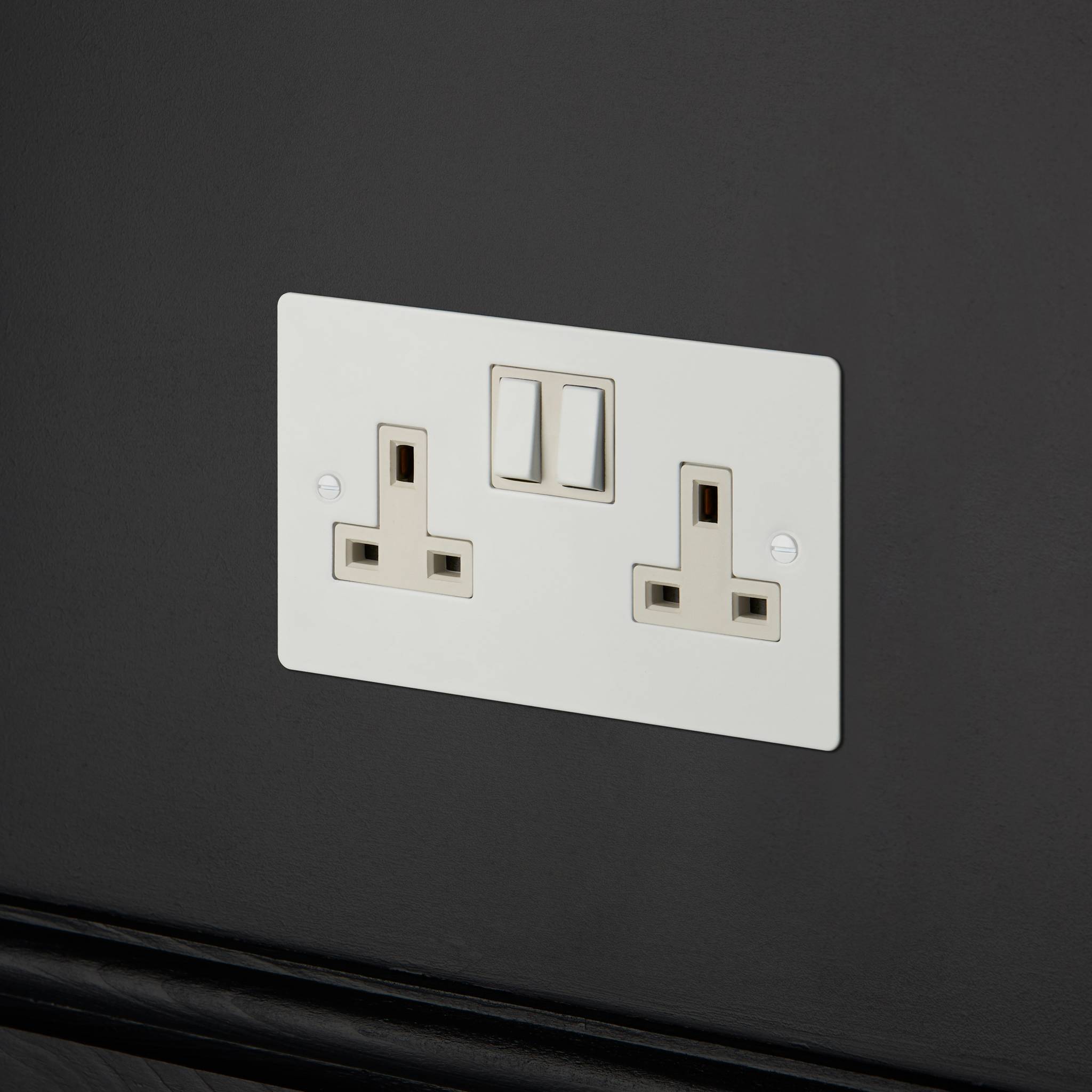 2G UK PLUG SOCKET
