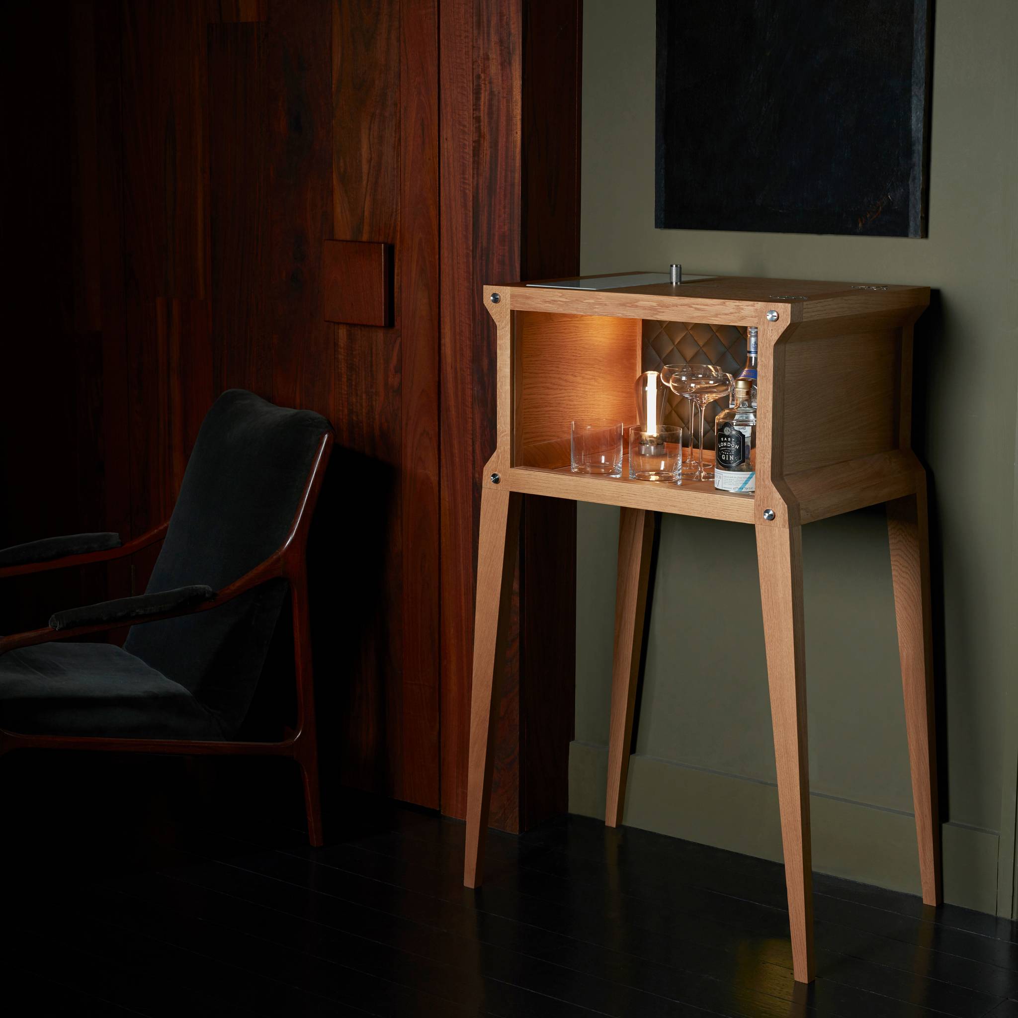 THE POPSTAR BAR / UK