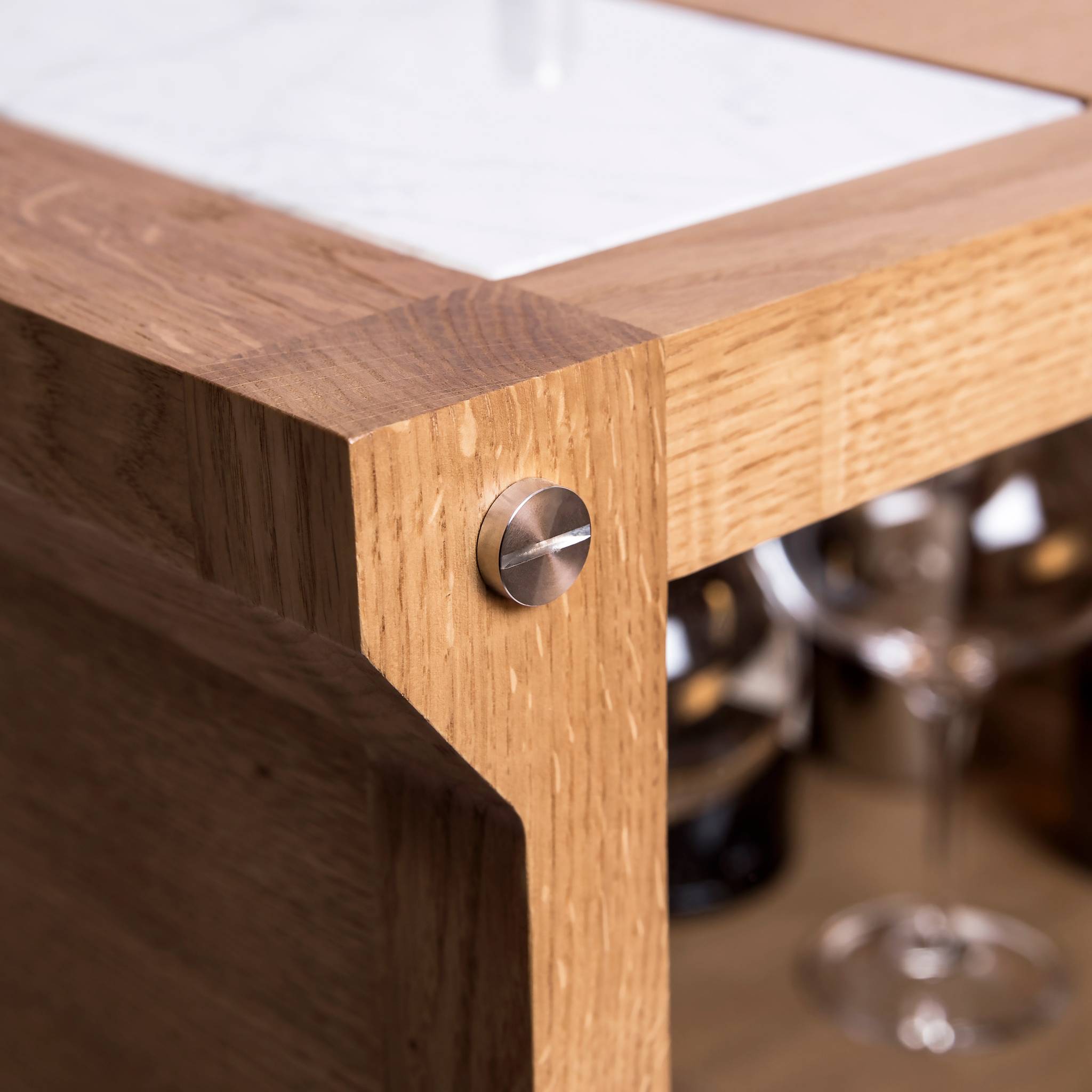 THE POPSTAR BAR / UK