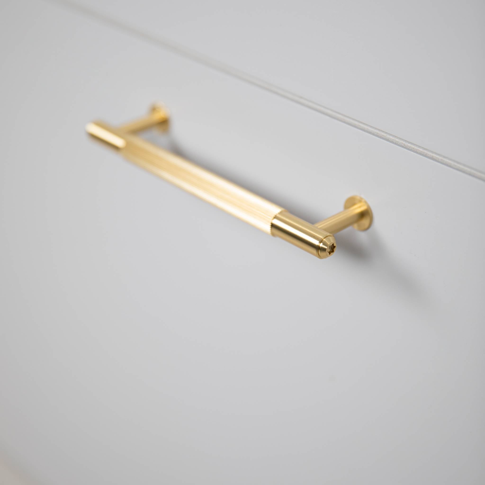 PULL BAR / LINEAR