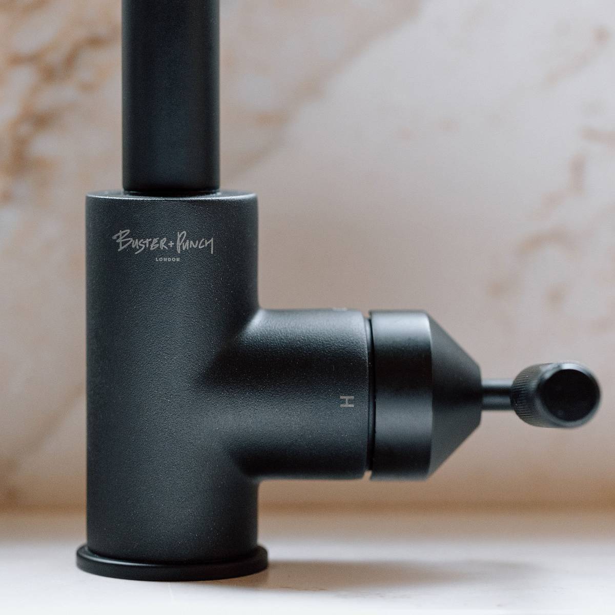 UK KITCHEN TAP / MIXER / CROSS