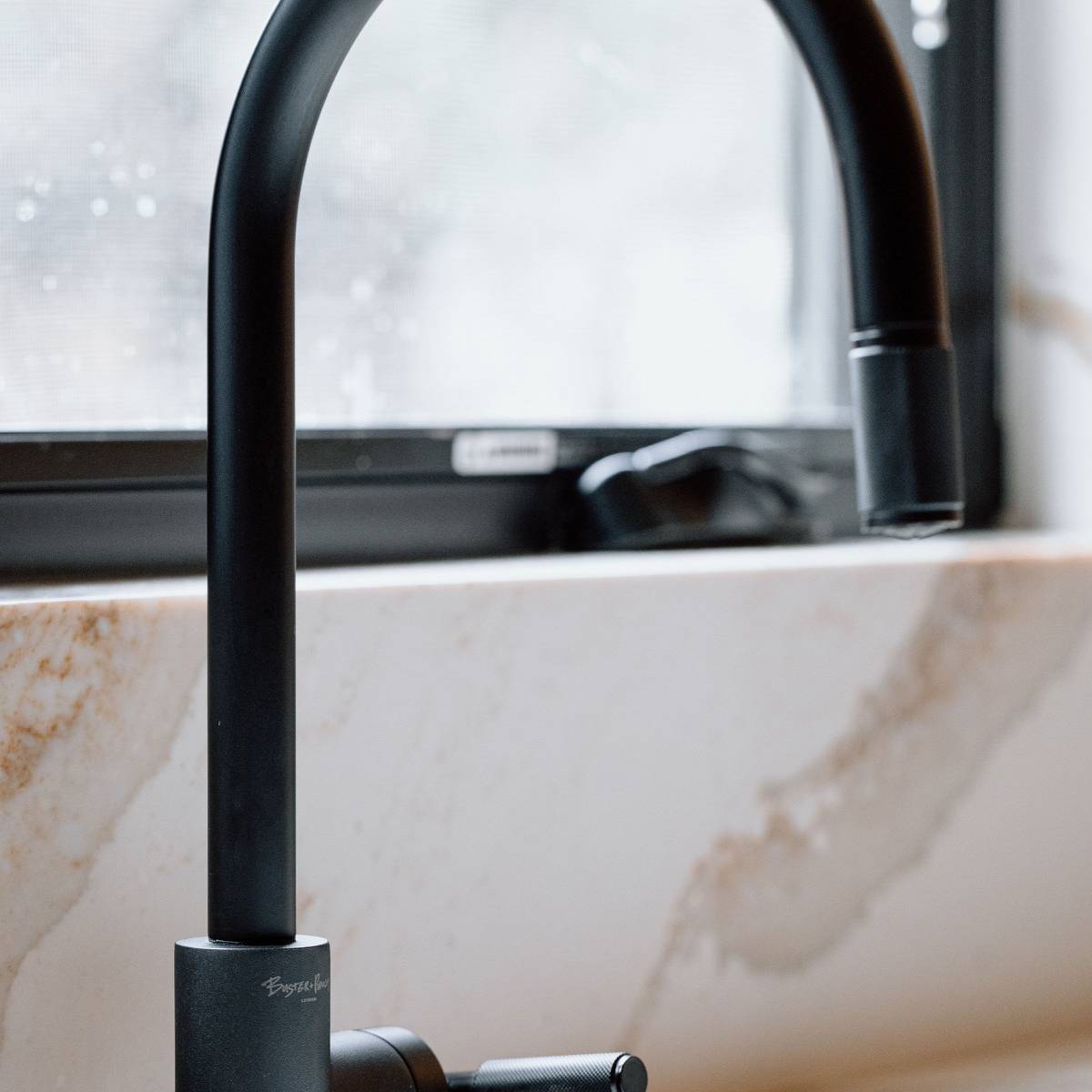 UK KITCHEN TAP / PULL-OUT MIXER / CROSS