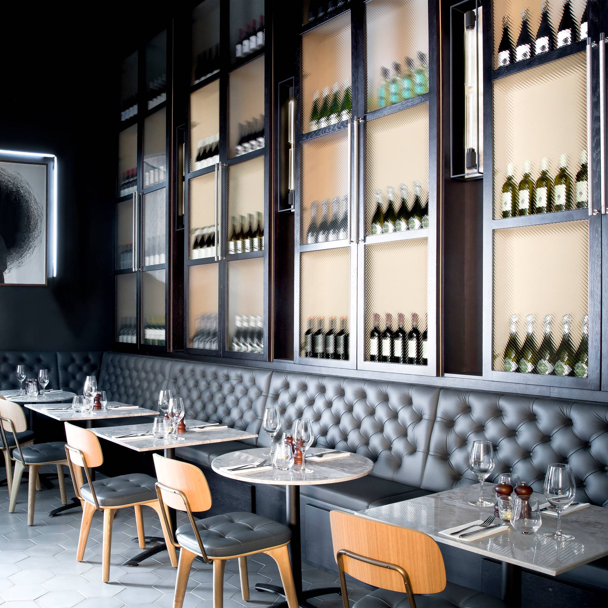 CAGED WALL / X-LARGE / CROSS