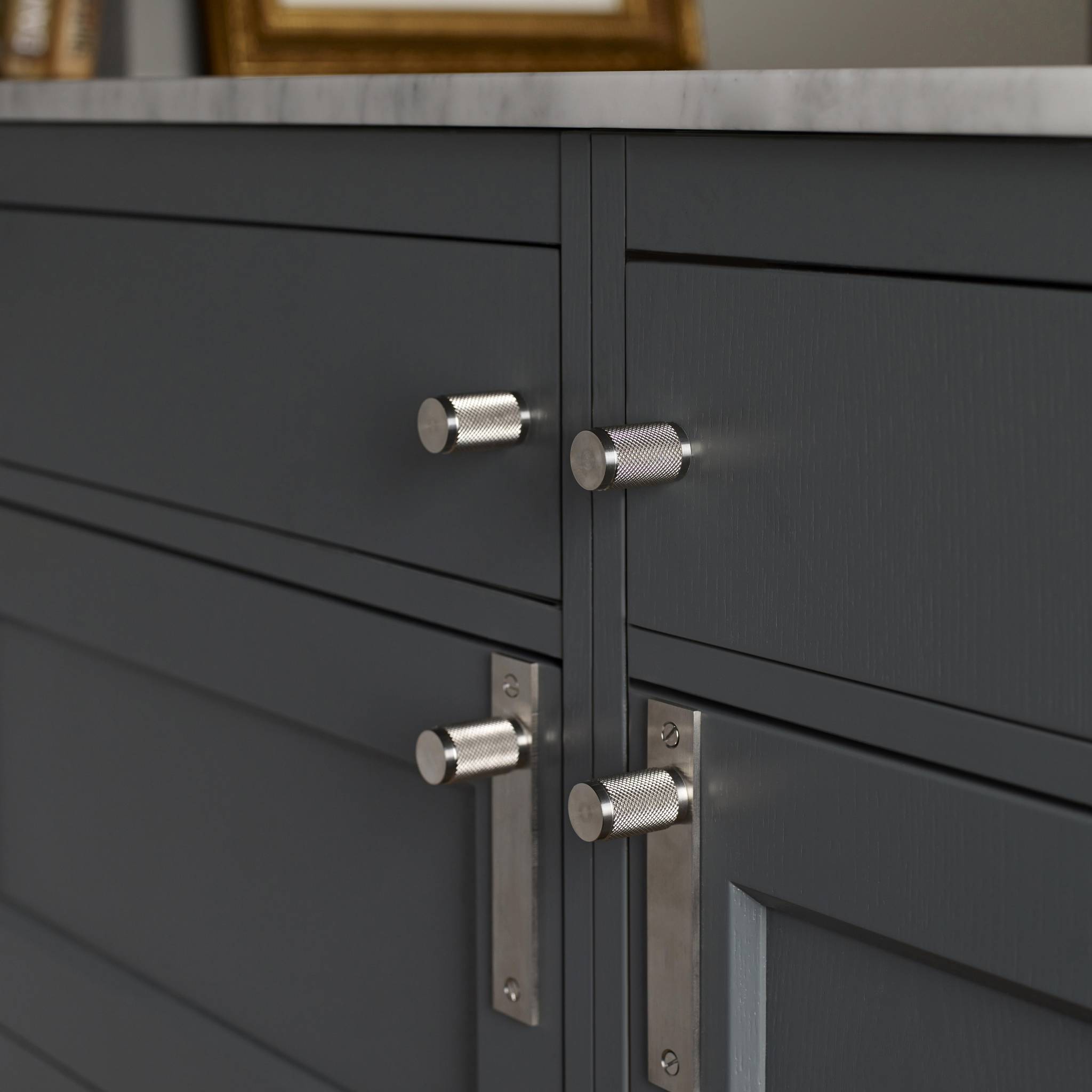 FURNITURE KNOB / CROSS