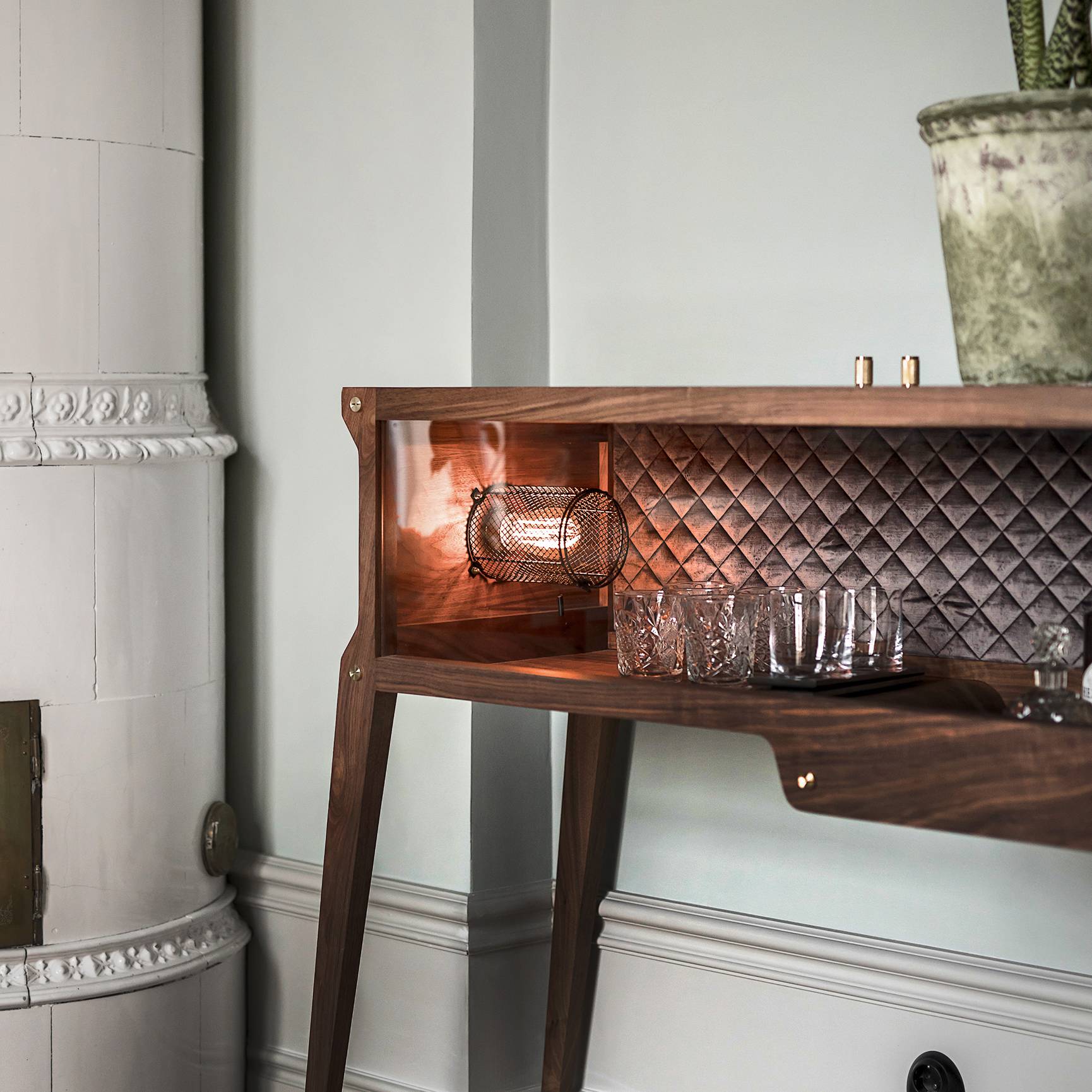 THE ROCKSTAR / AMERICAN WALNUT / UK