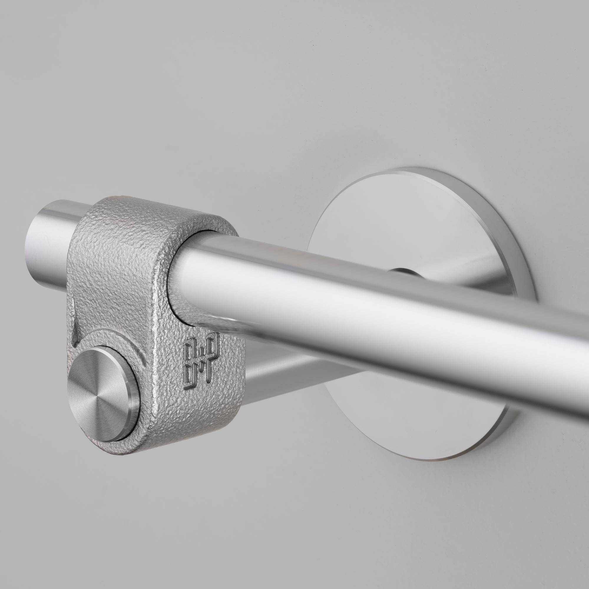 TOILET ROLL HOLDER / CAST