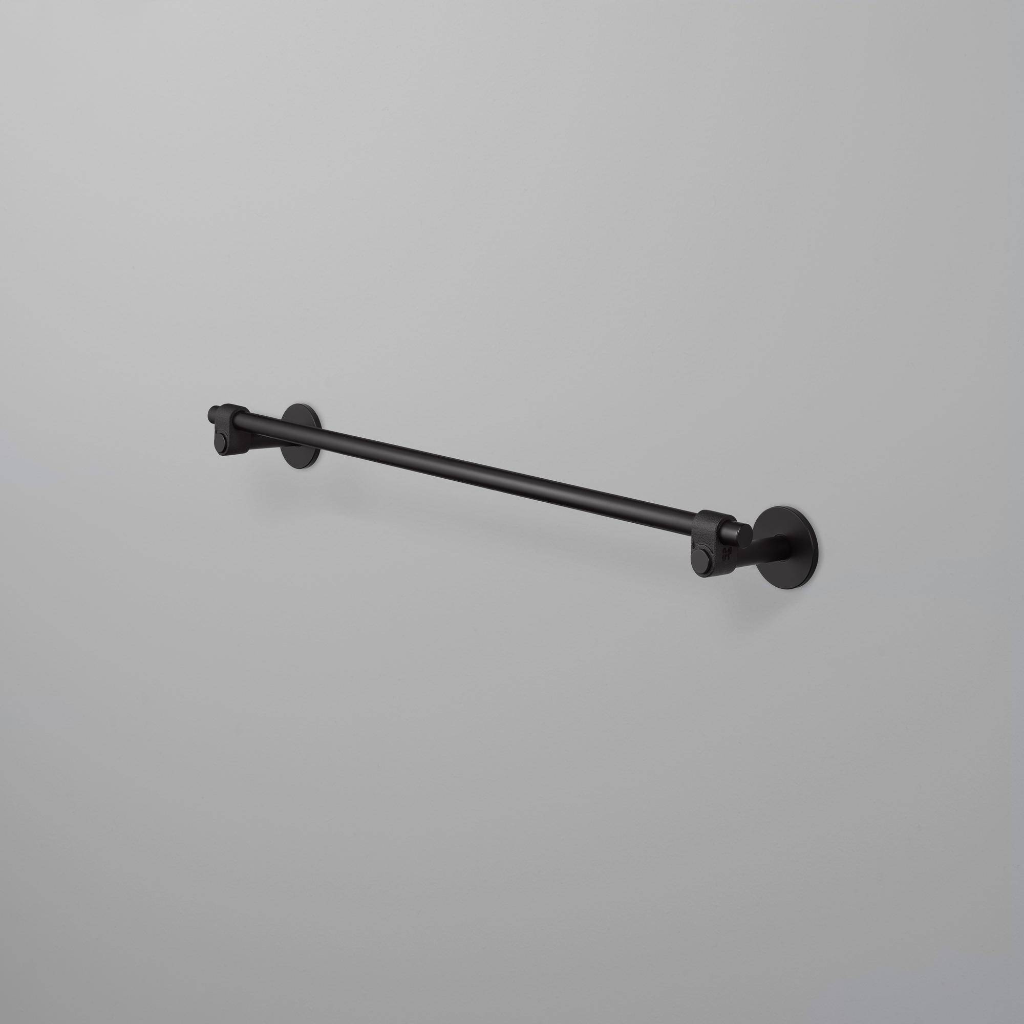 TOWEL RAIL / CAST