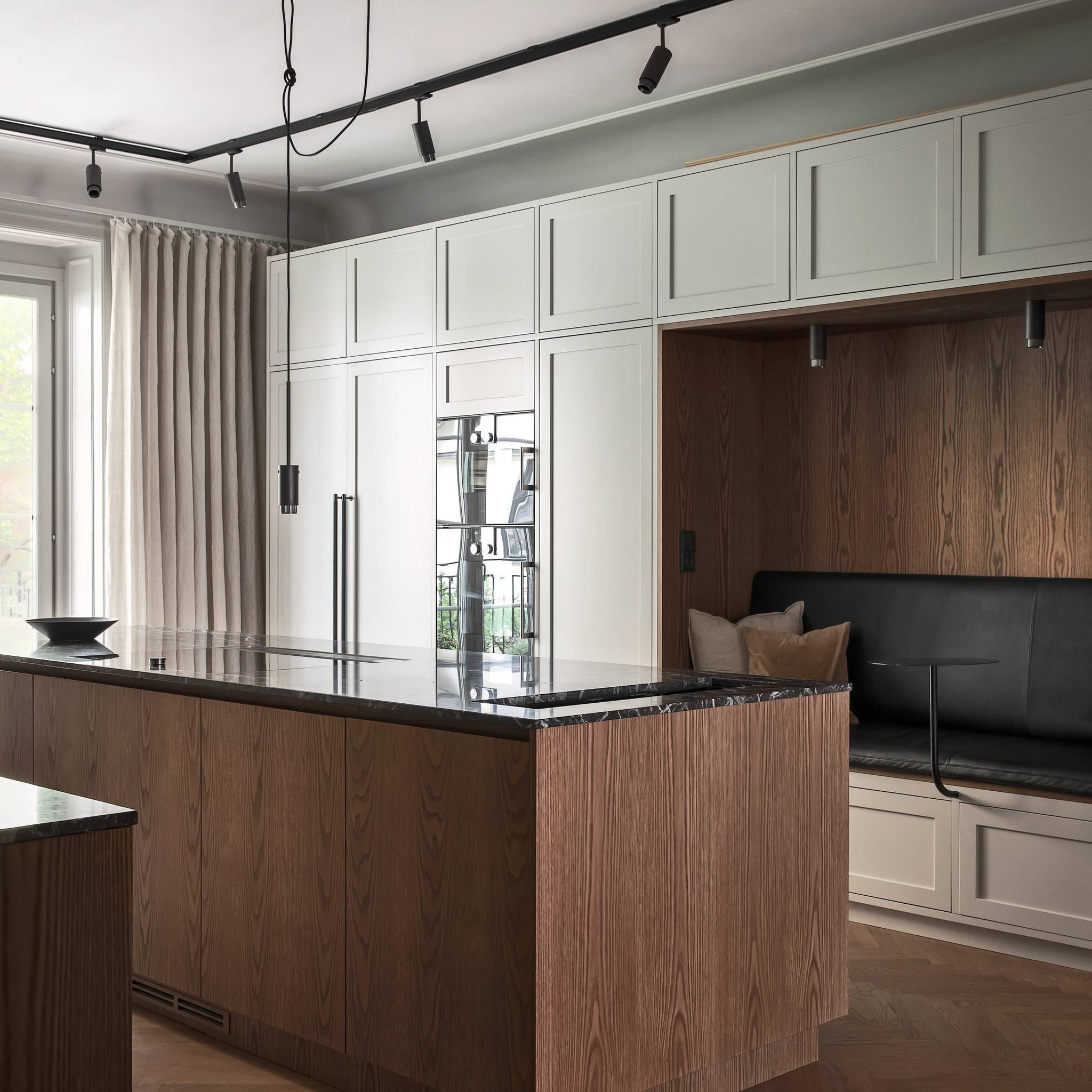 EXHAUST SURFACE / CROSS / GRAPHITE