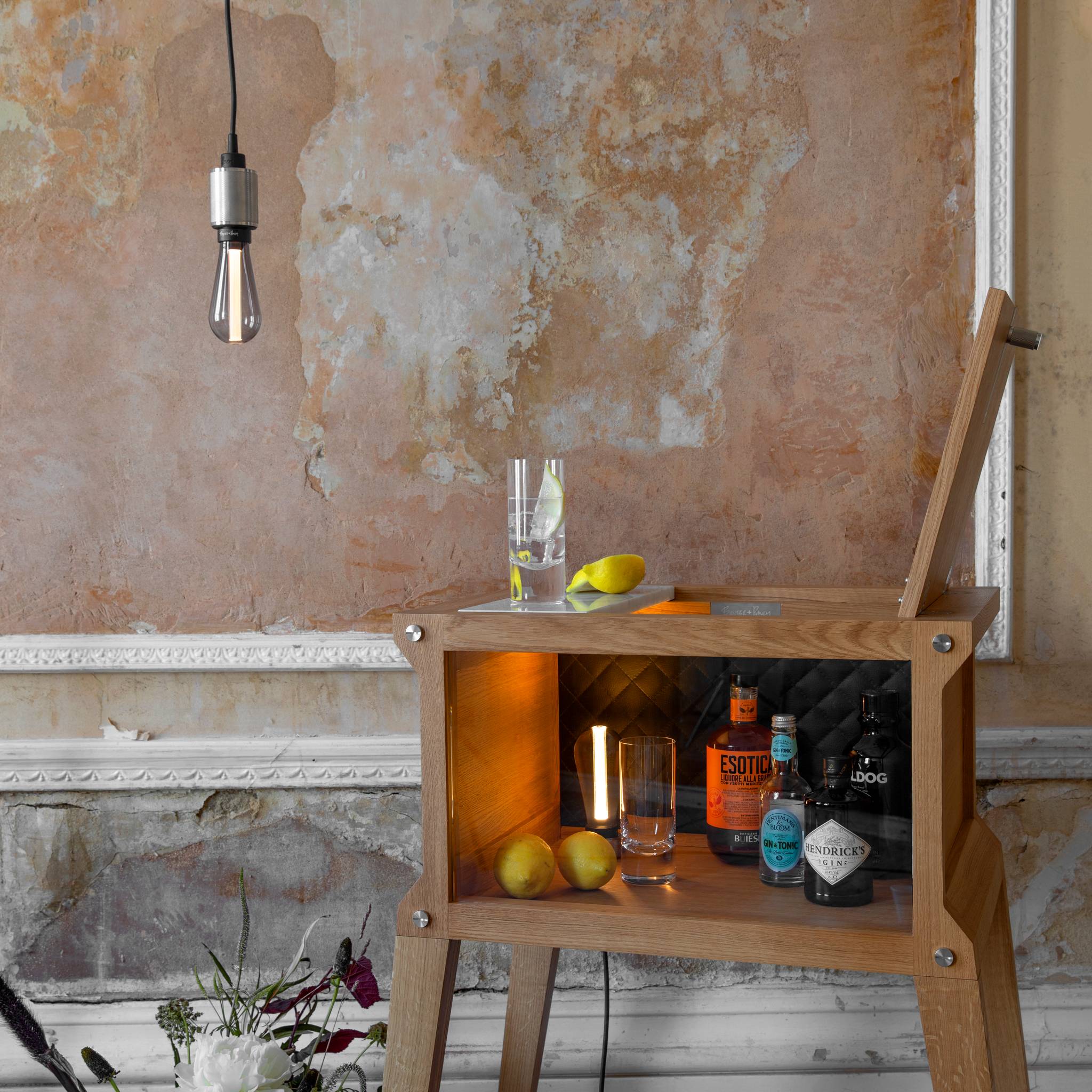 THE POPSTAR BAR / UK