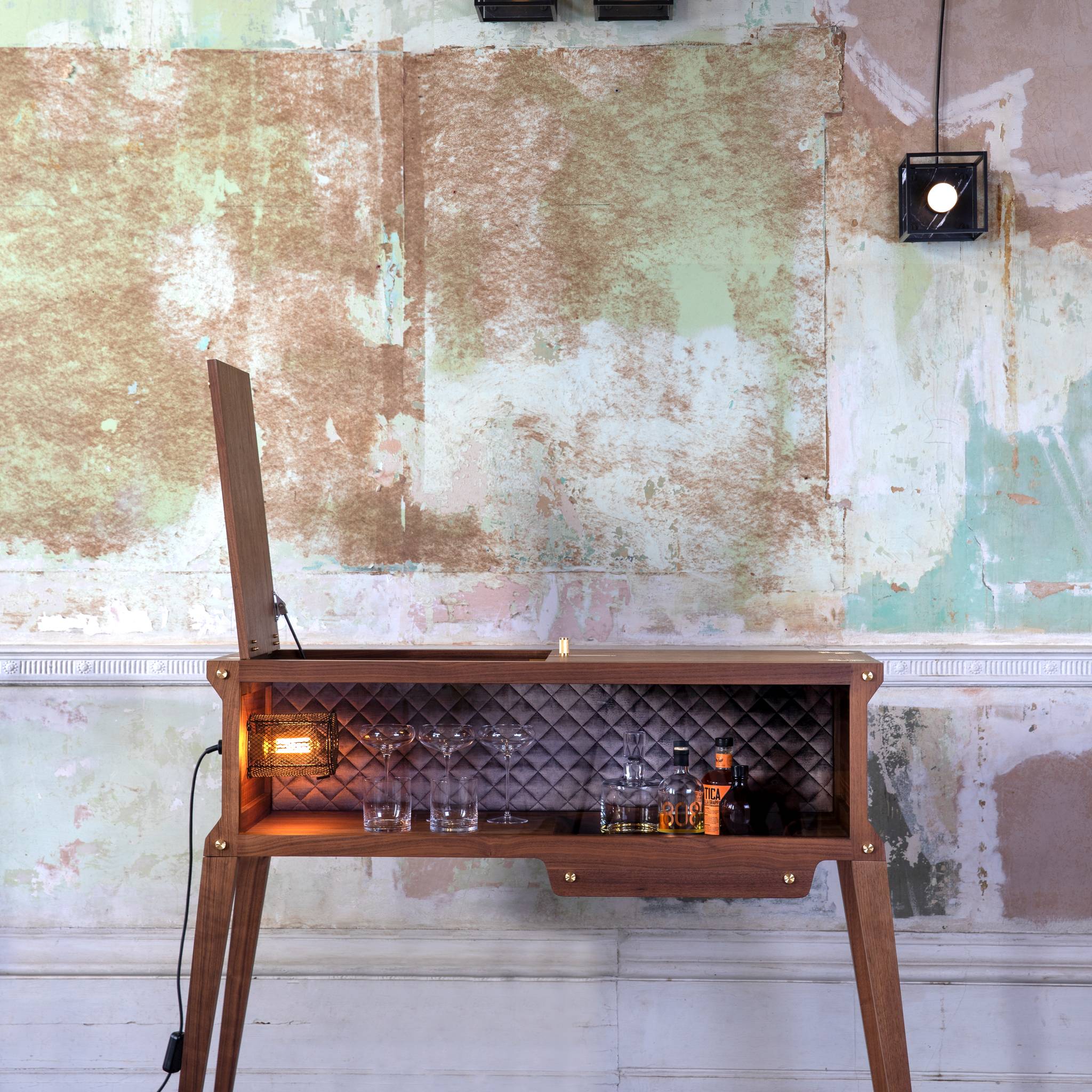 THE ROCKSTAR / AMERICAN WALNUT / UK