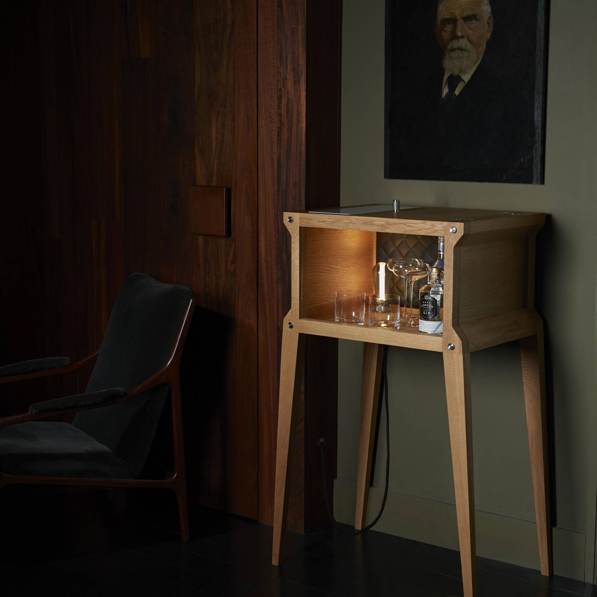 THE POPSTAR BAR / UK