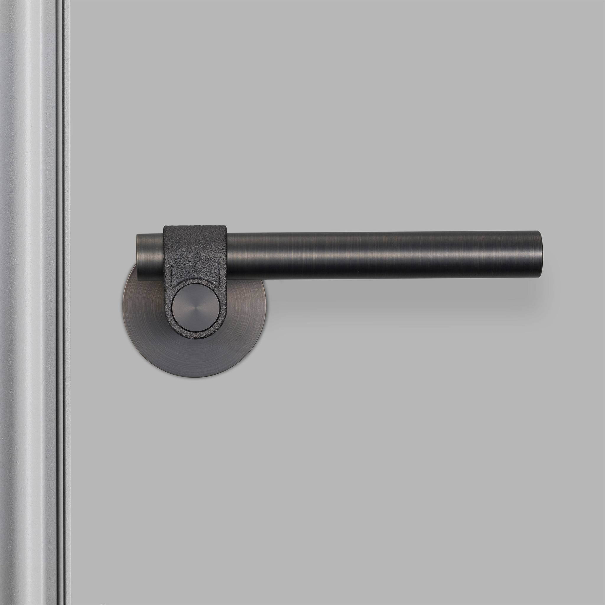 DOOR HANDLE SET / CAST / SPRUNG
