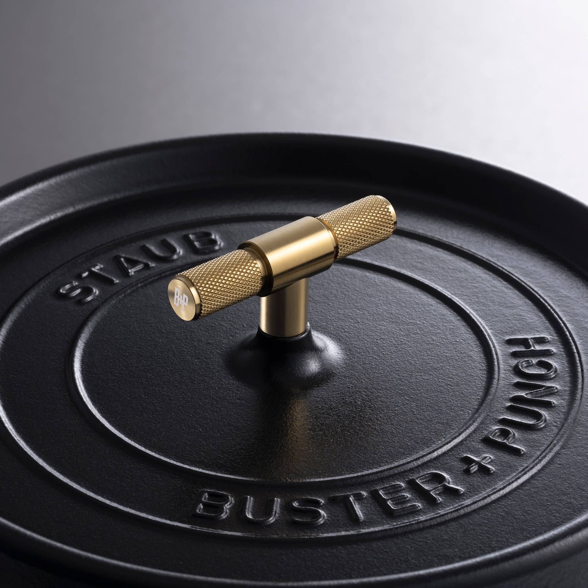 COCOTTE / 28CM / CROSS / STAUB / BLACK