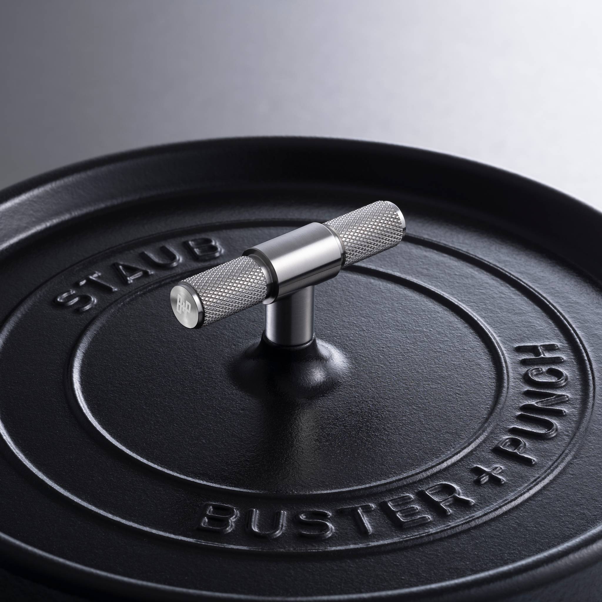 COCOTTE / 28CM / CROSS / STAUB / BLACK