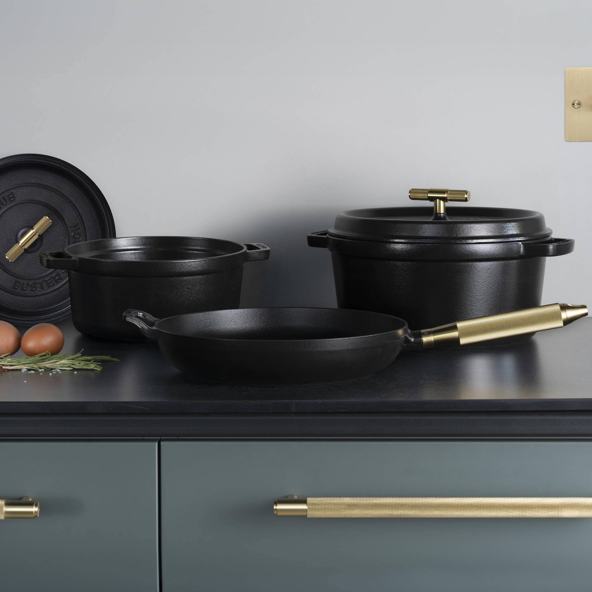 PAN / 28CM / CROSS / STAUB
