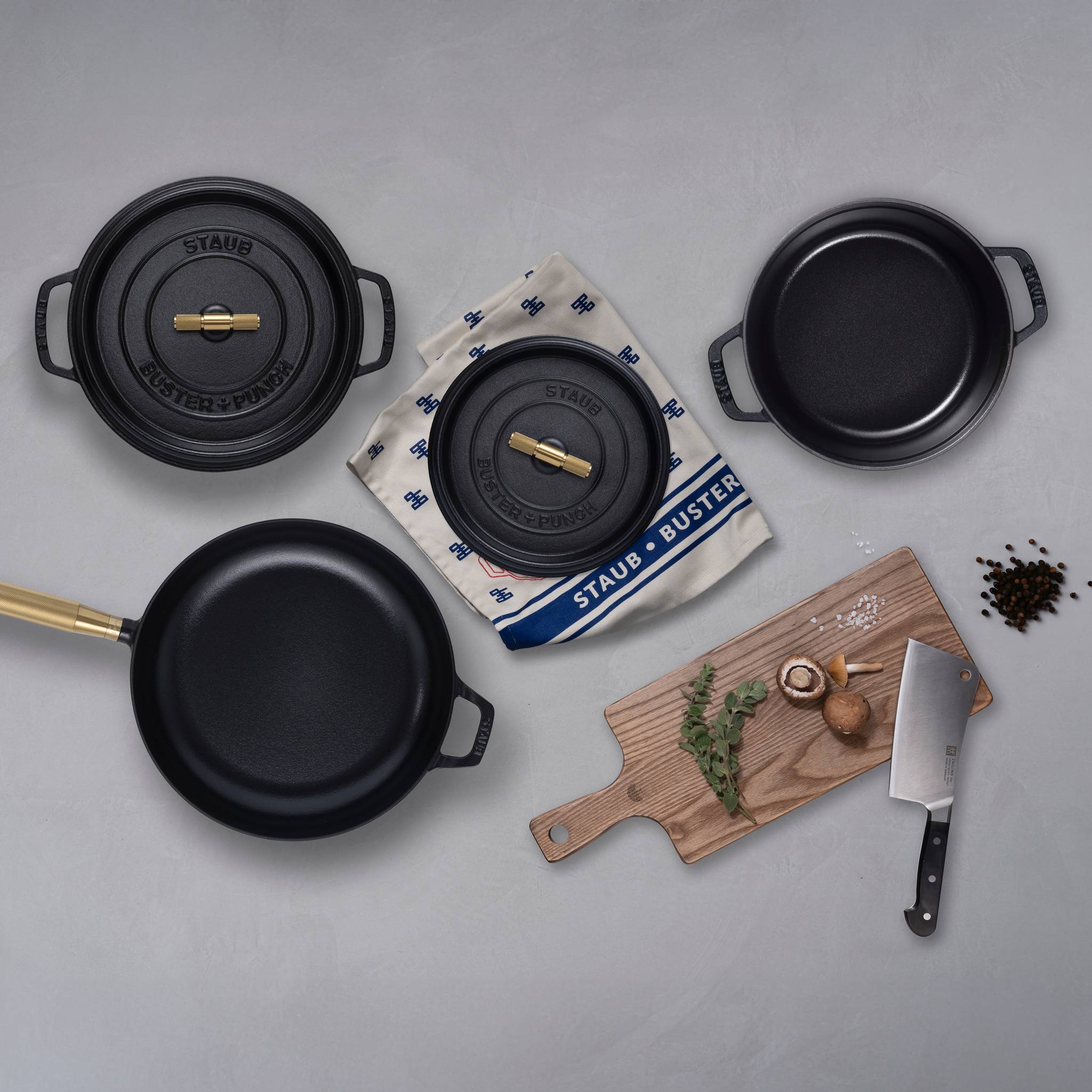 PAN / 28CM / CROSS / STAUB