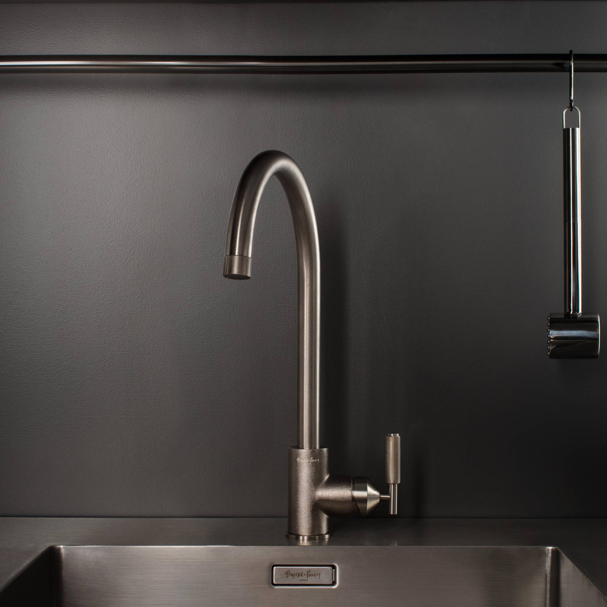 UK KITCHEN TAP / MIXER / LINEAR