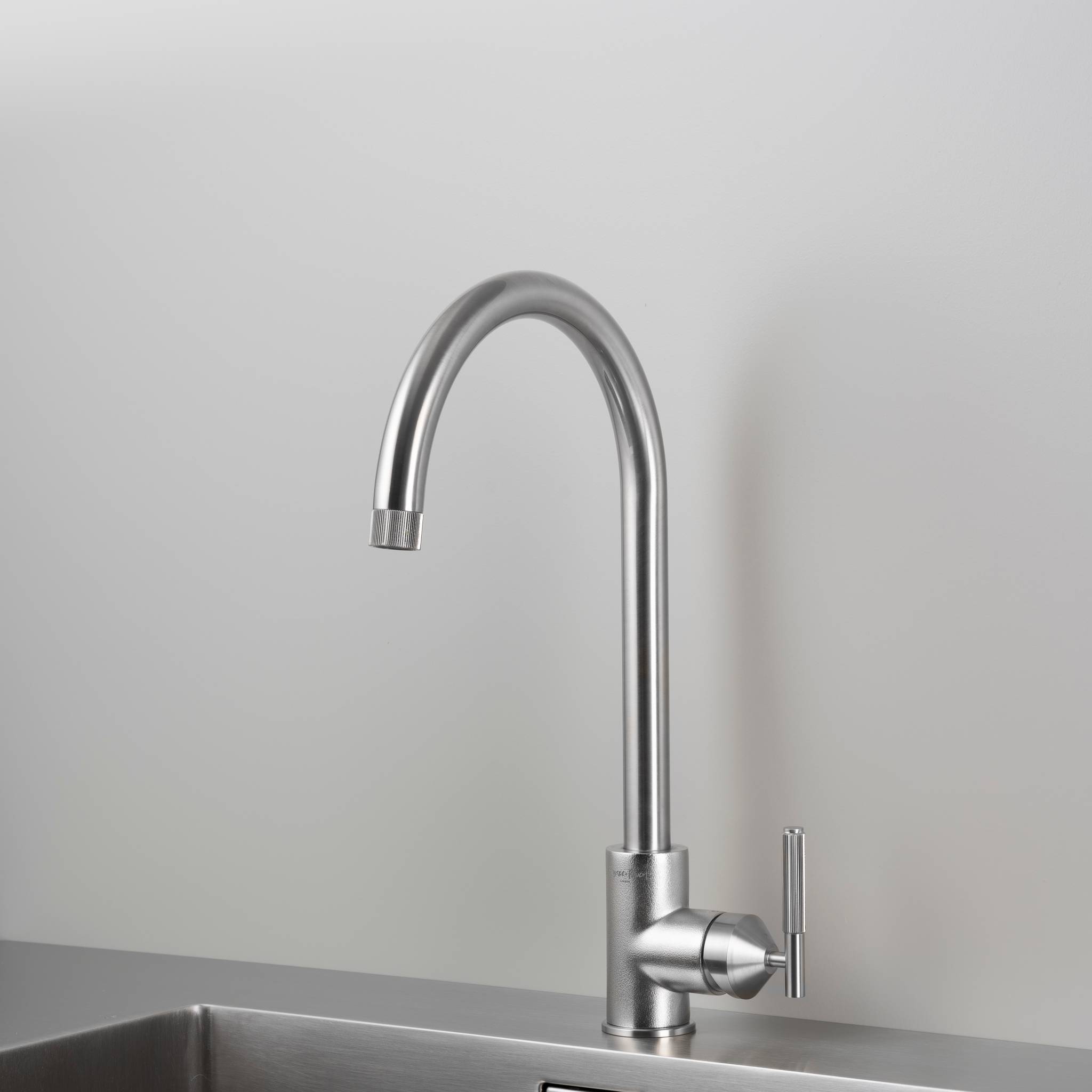UK KITCHEN TAP / MIXER / LINEAR