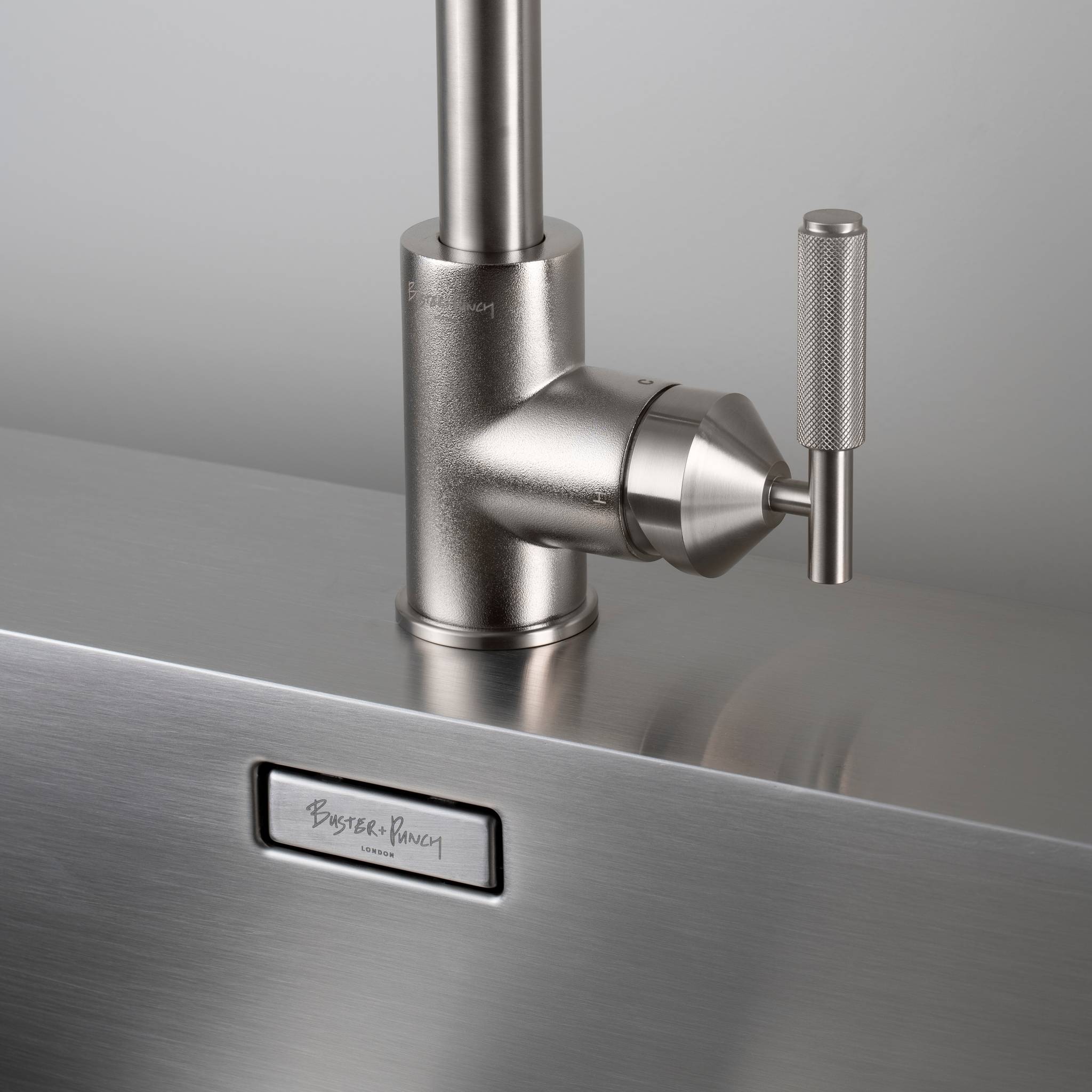UK KITCHEN TAP / MIXER / CROSS