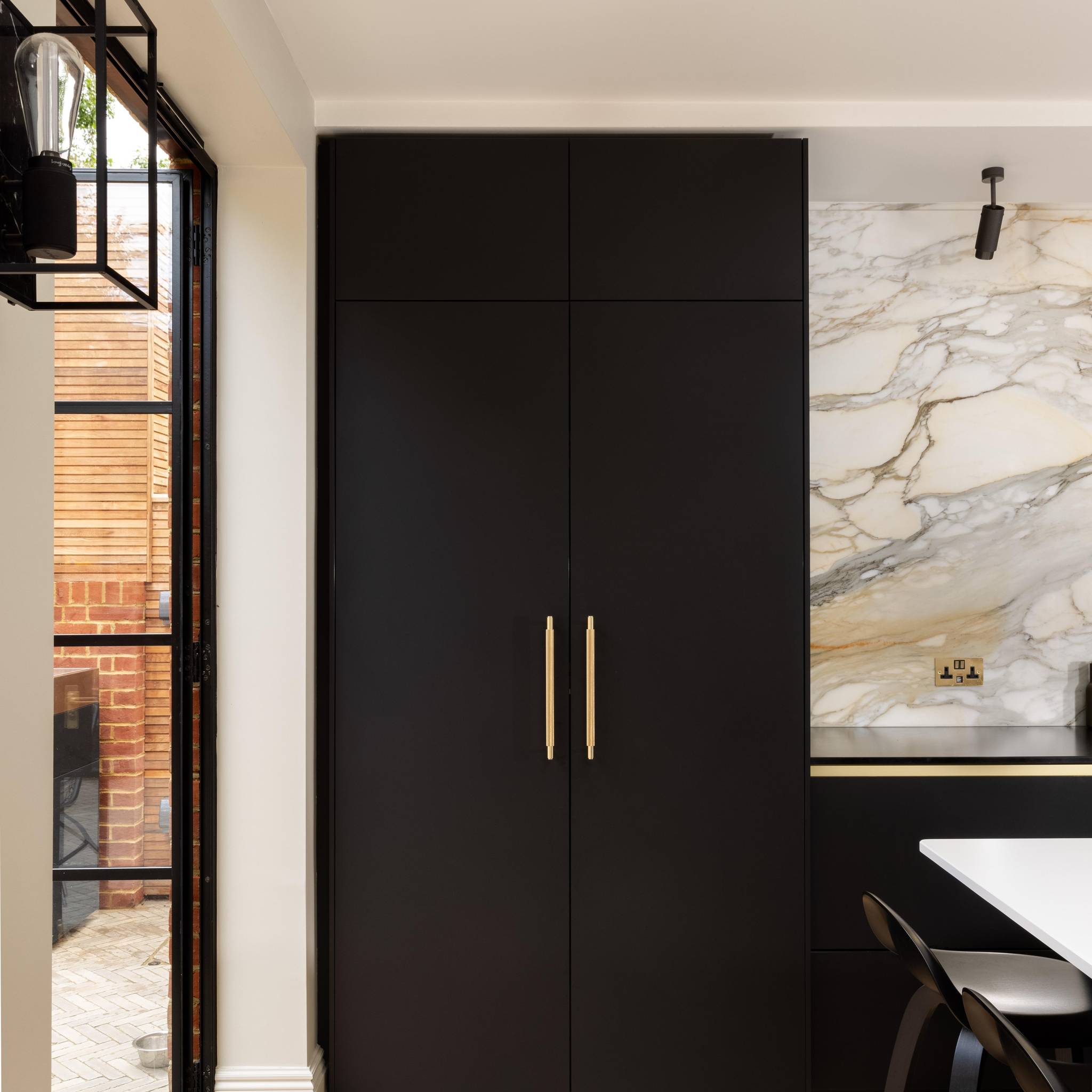 EXHAUST PENDANT / LINEAR  / GRAPHITE