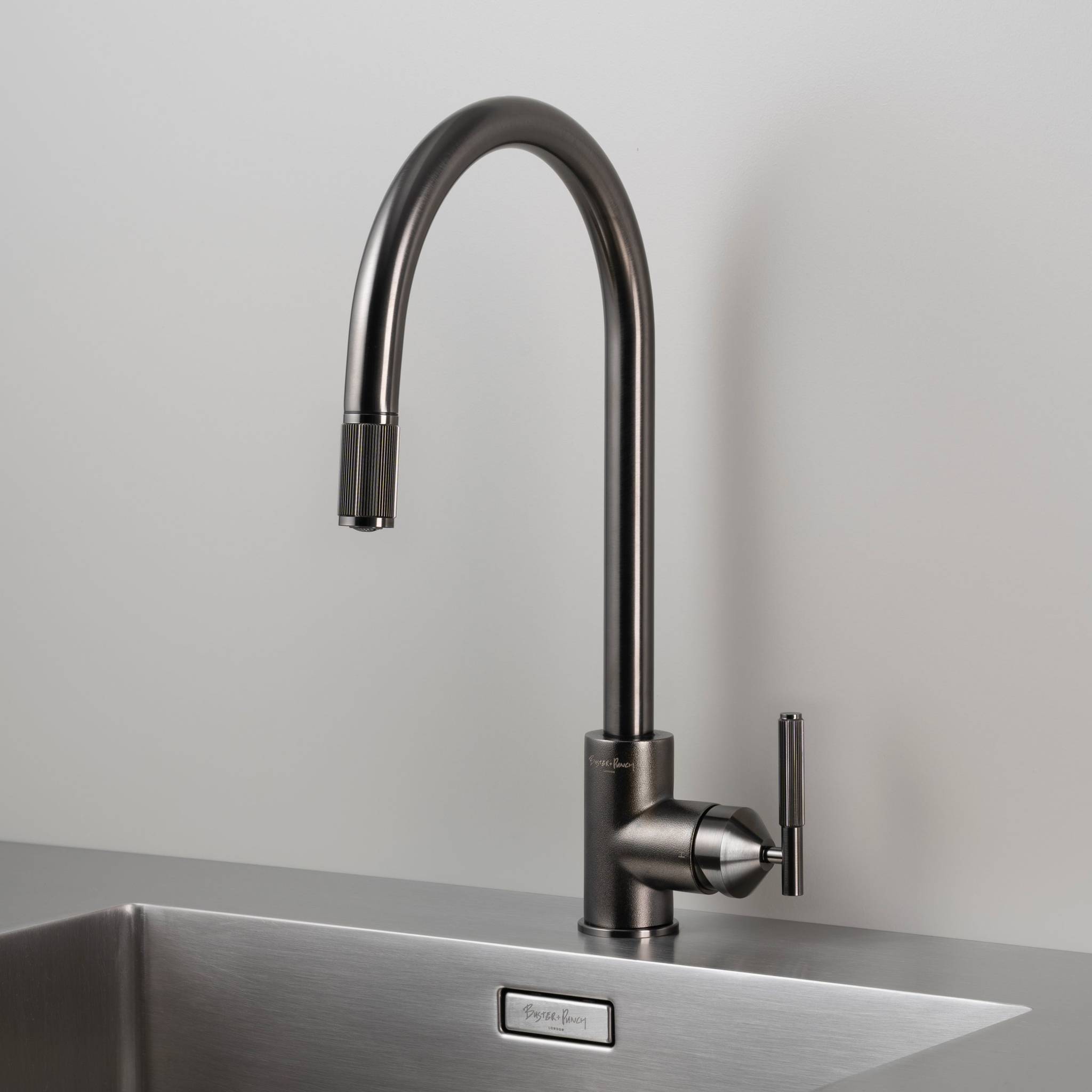 KITCHEN FAUCET / PULL-OUT MIXER / LINEAR
