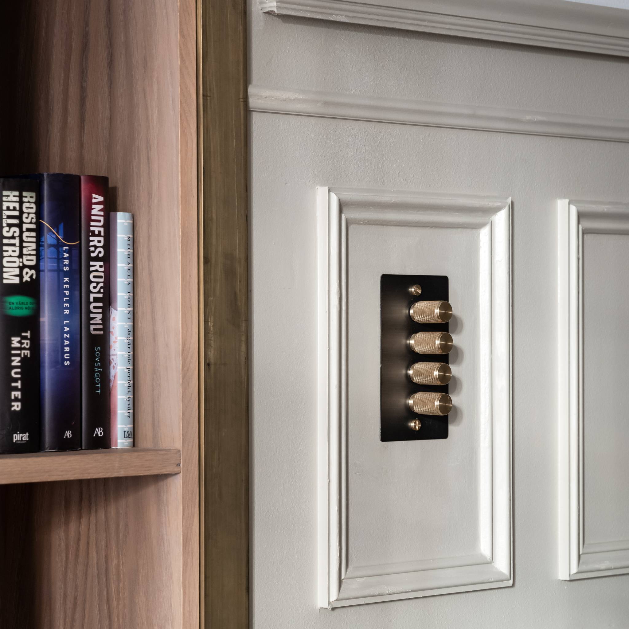 4G DIMMER / 120W / CROSS / SMOKED BRONZE