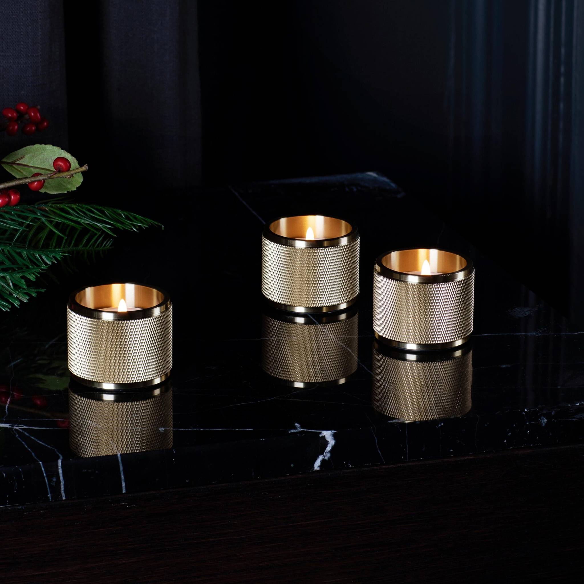 TEALIGHT CANDLE HOLDER / CROSS / SET OF 3