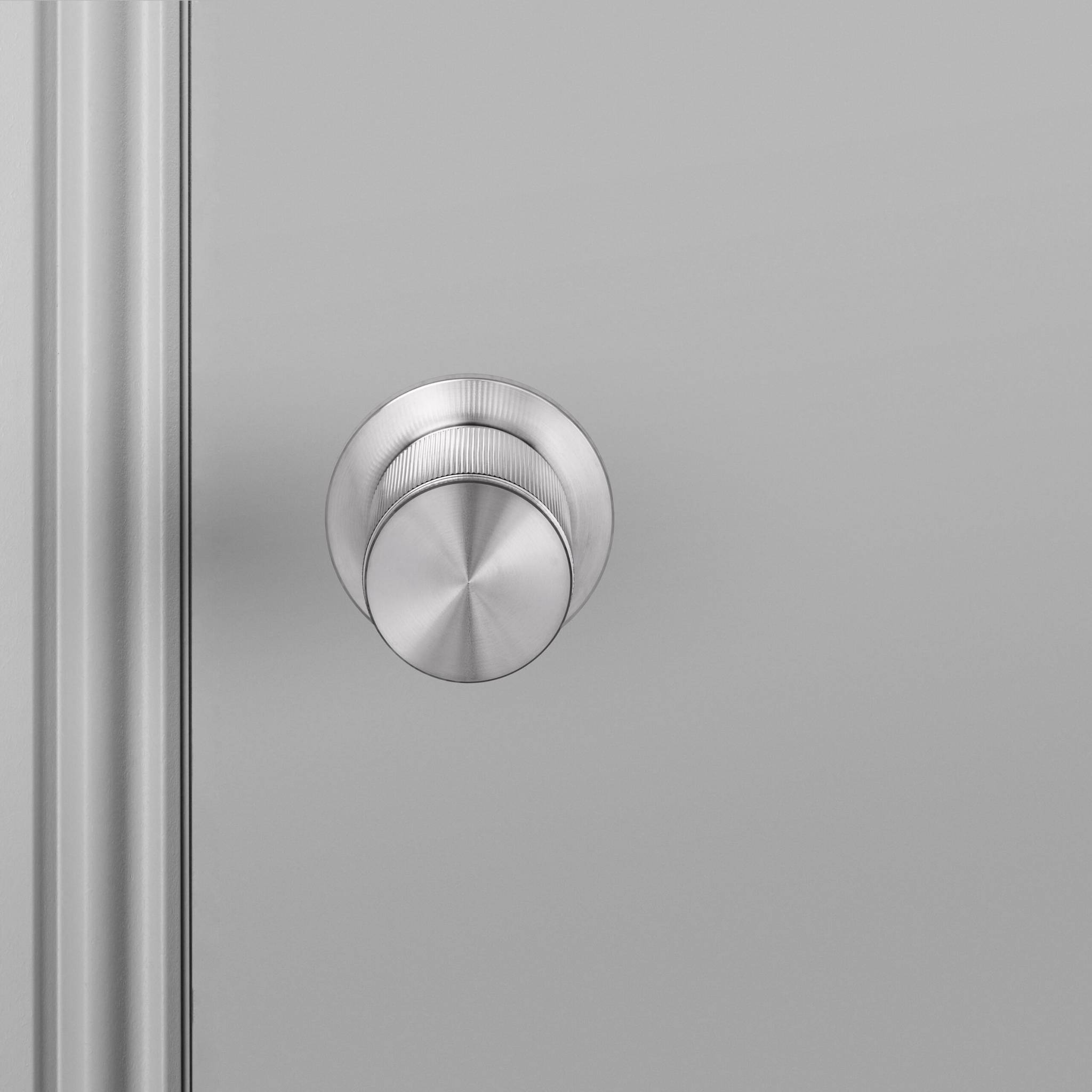 DOOR KNOB / FIXED / DOUBLE-SIDED / LINEAR