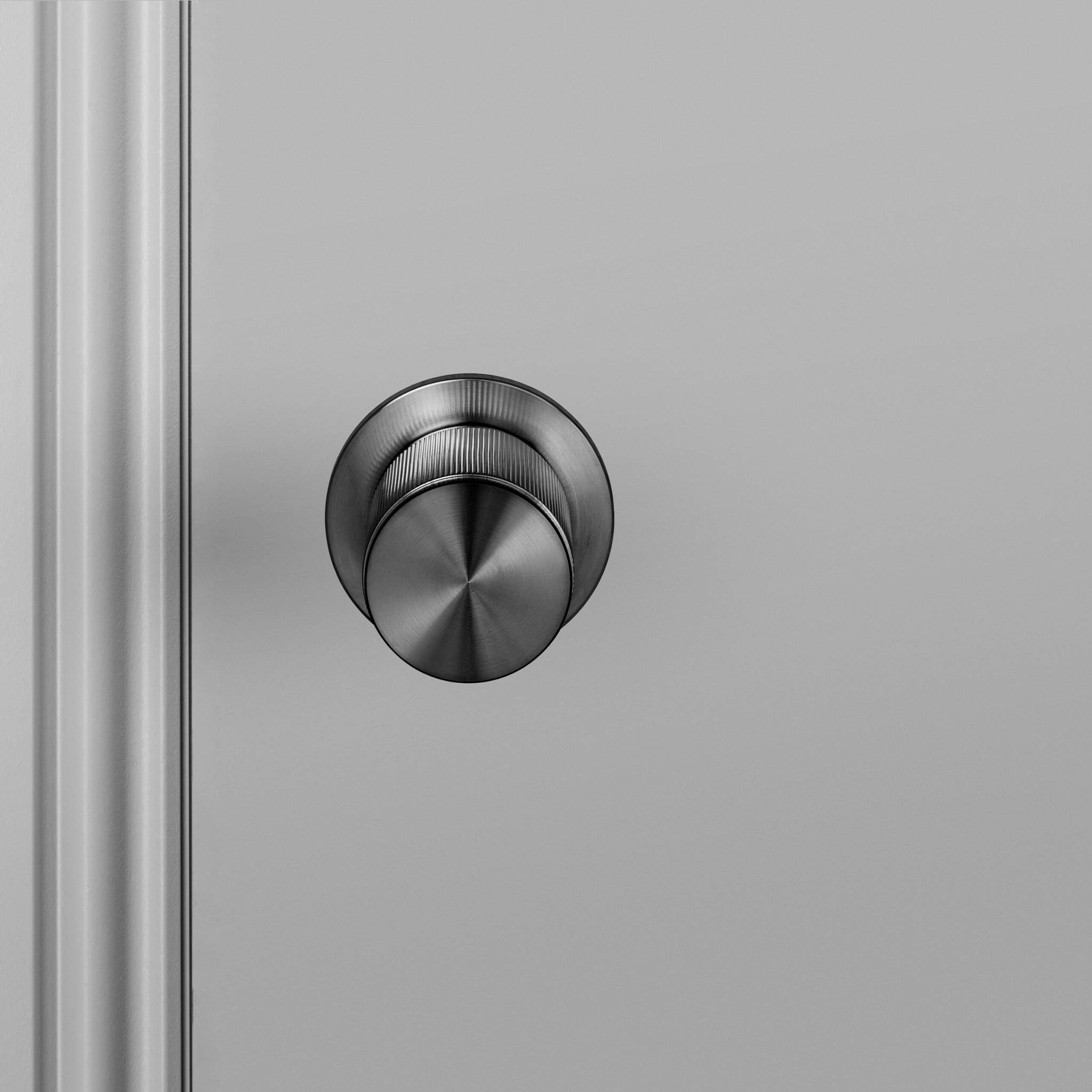 DOOR KNOB / FIXED / SINGLE-SIDED / LINEAR