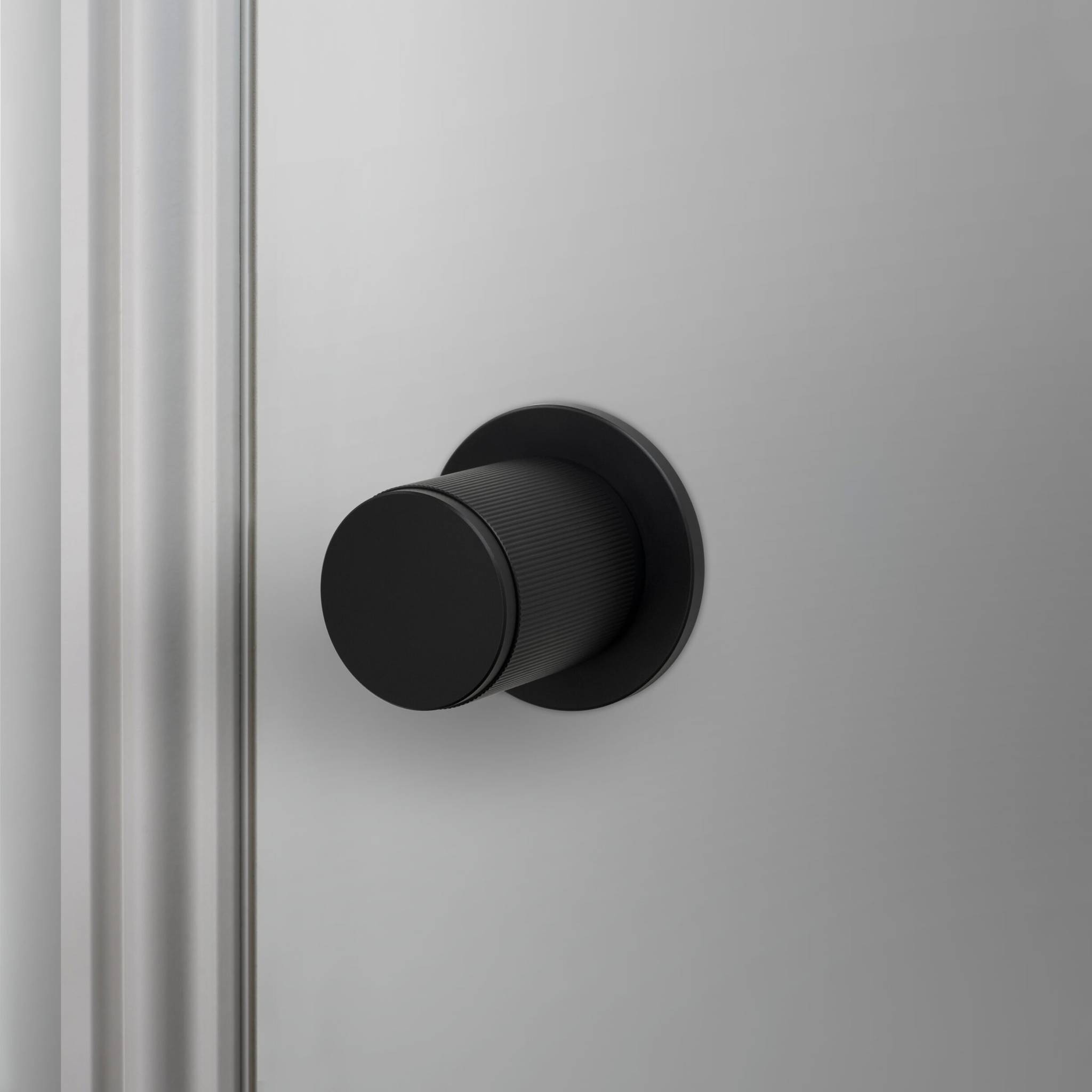 DOOR KNOB SET / LINEAR