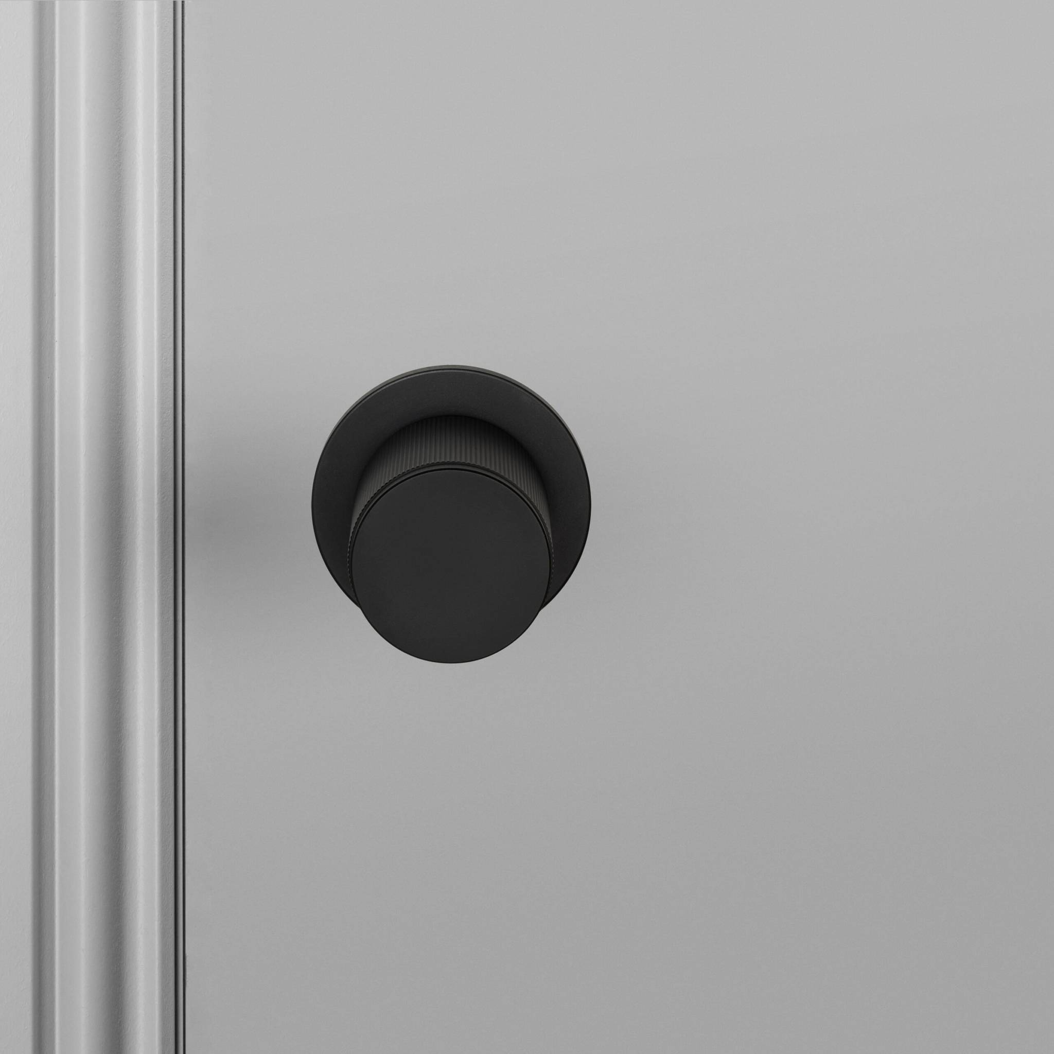 DOOR KNOB / FIXED / SINGLE-SIDED / LINEAR