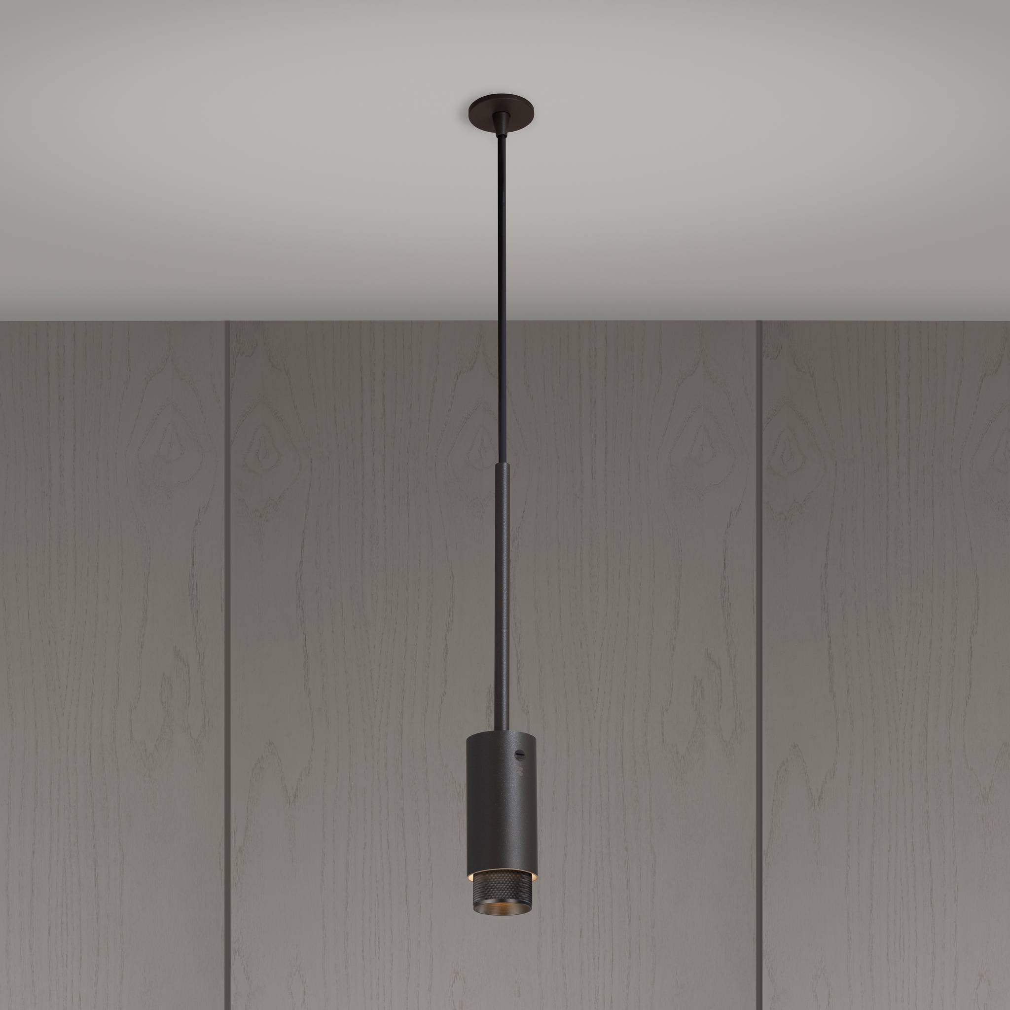 EXHAUST PENDANT / CROSS / GRAPHITE