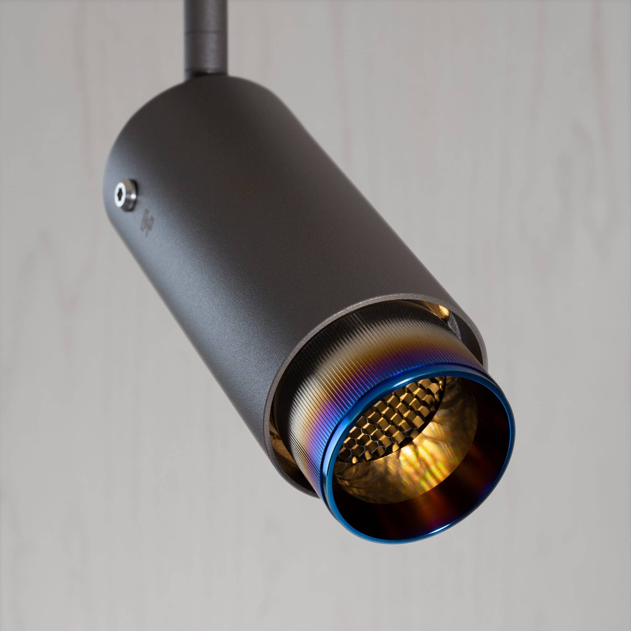 EXHAUST TRACK / LINEAR / GRAPHITE