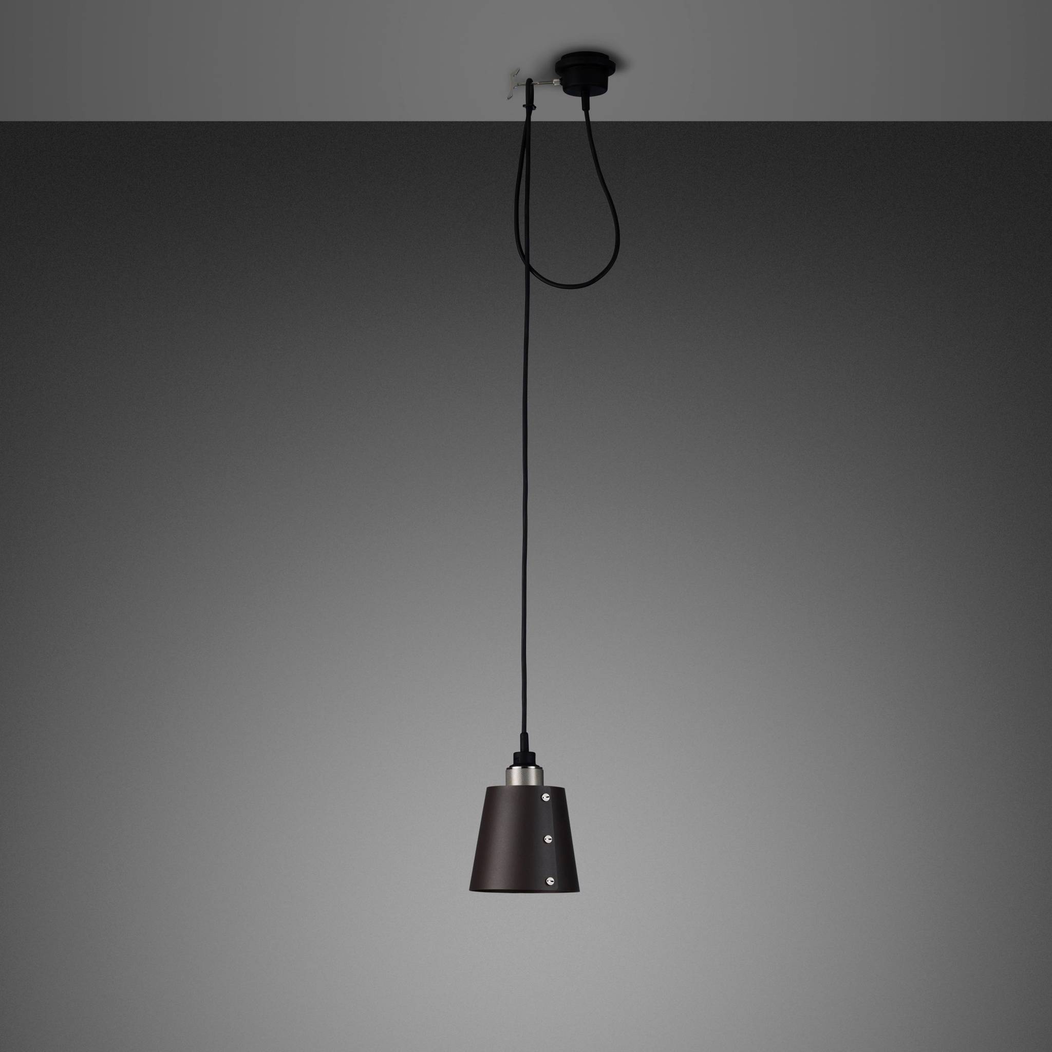 HOOKED 1.0 / SMALL / CROSS / GRAPHITE