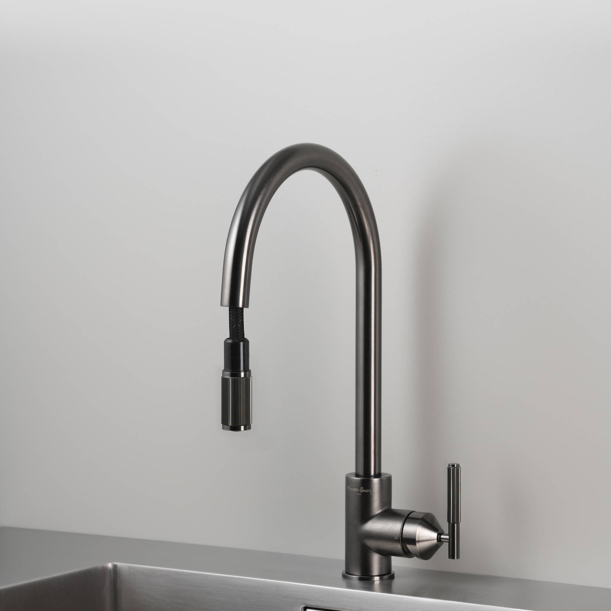 UK KITCHEN TAP / PULL-OUT MIXER / LINEAR