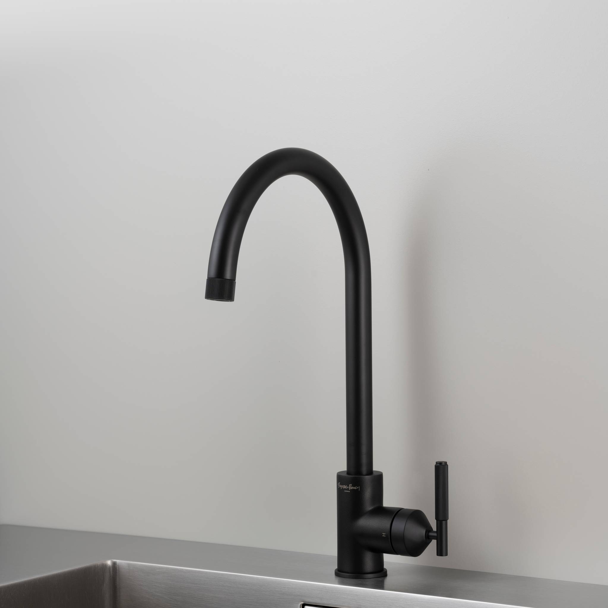 UK KITCHEN TAP / MIXER / LINEAR