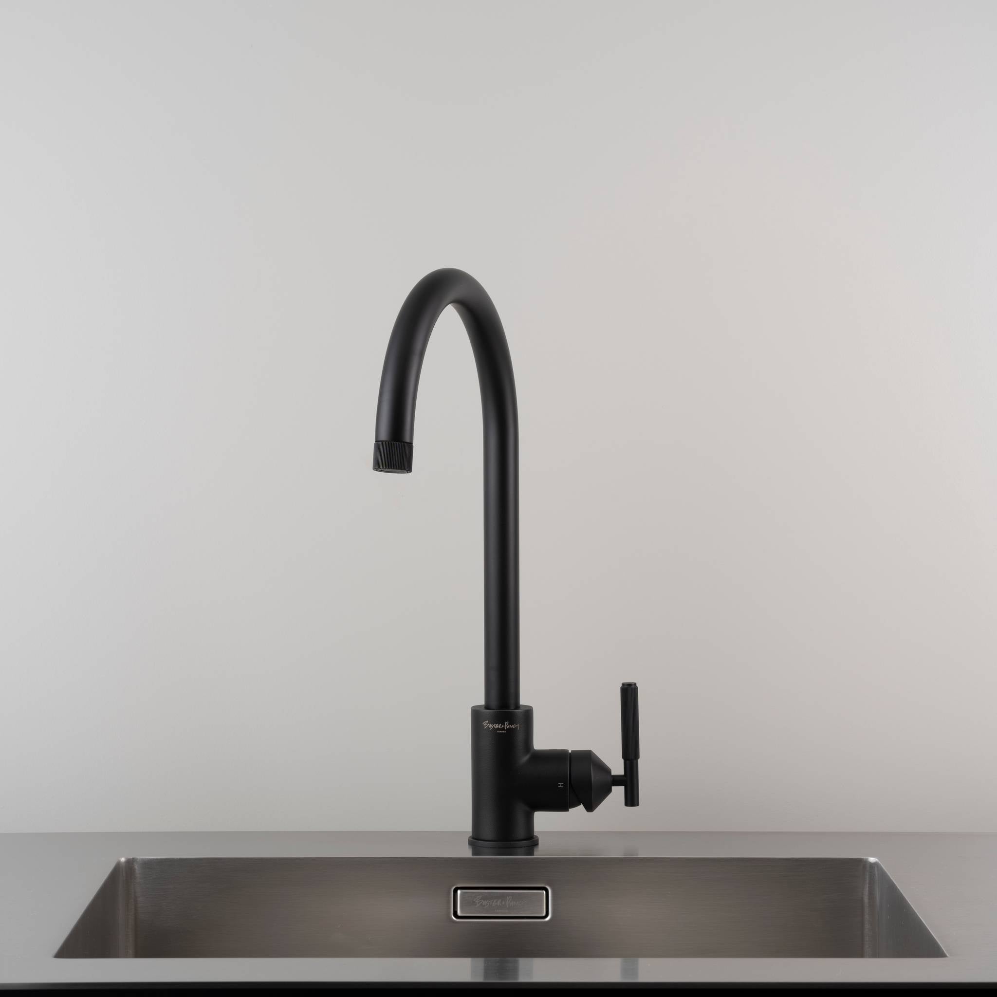 UK KITCHEN TAP / MIXER / LINEAR