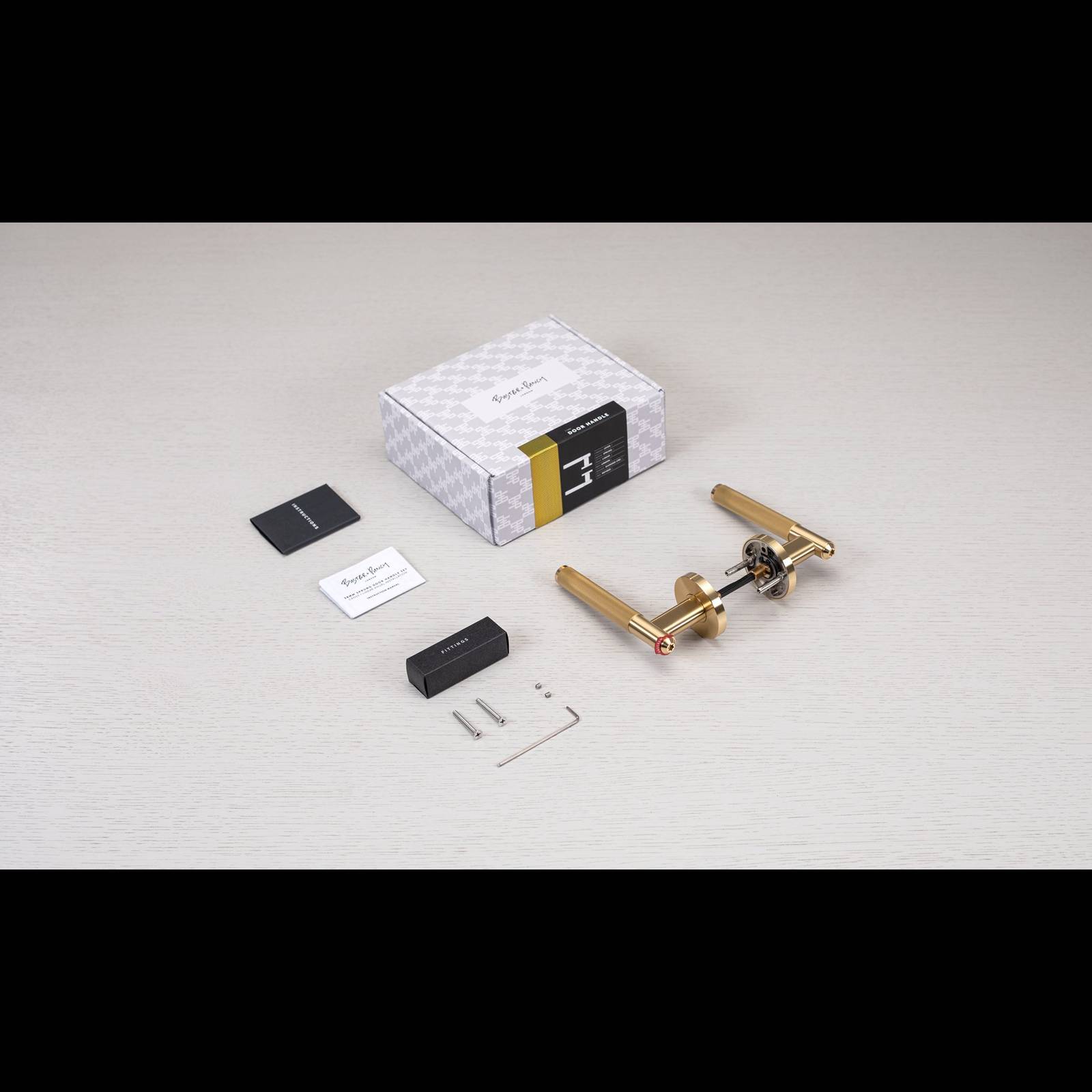 DOOR HANDLE SET / LINEAR / SPRUNG