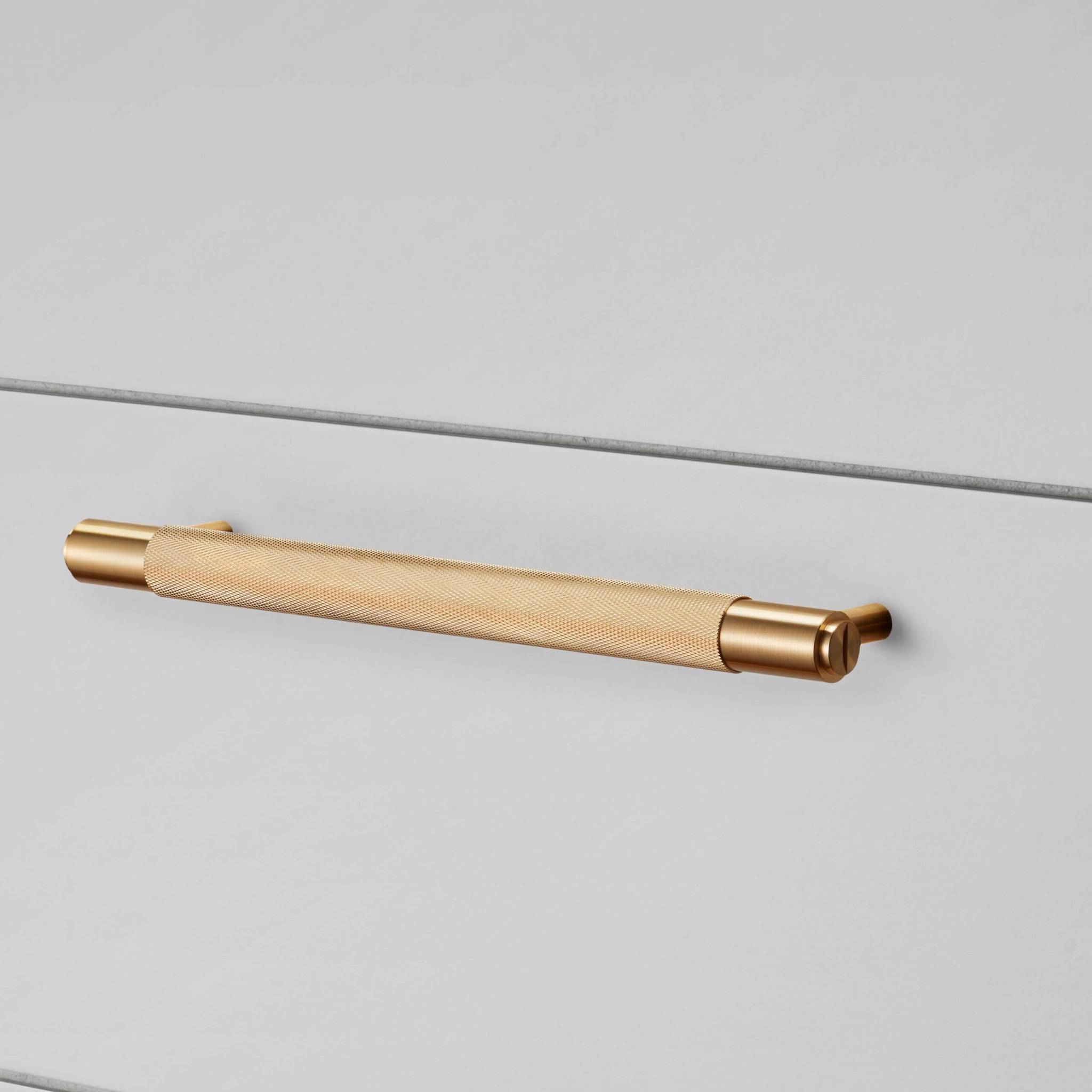 PULL BAR / CROSS