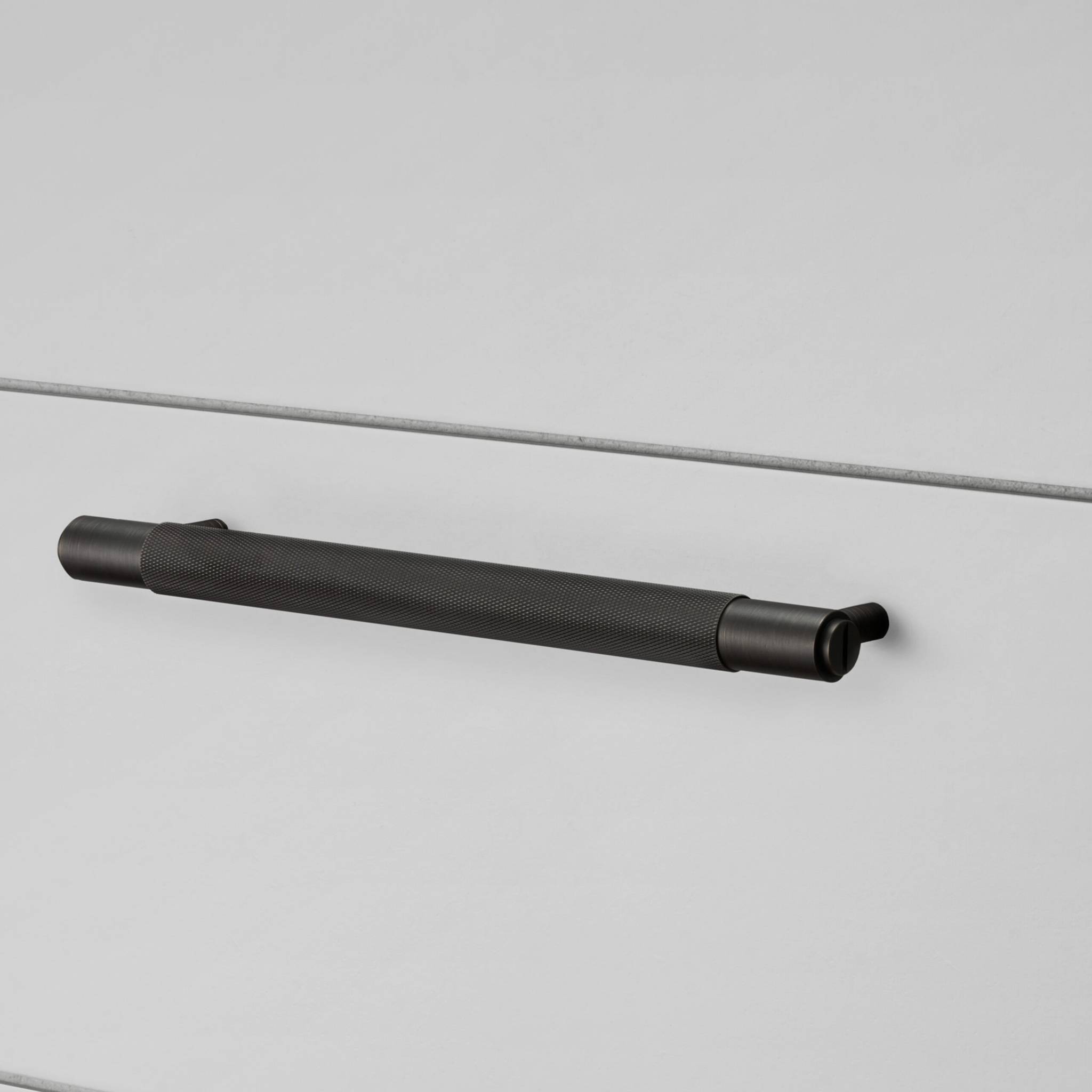 PULL BAR / CROSS