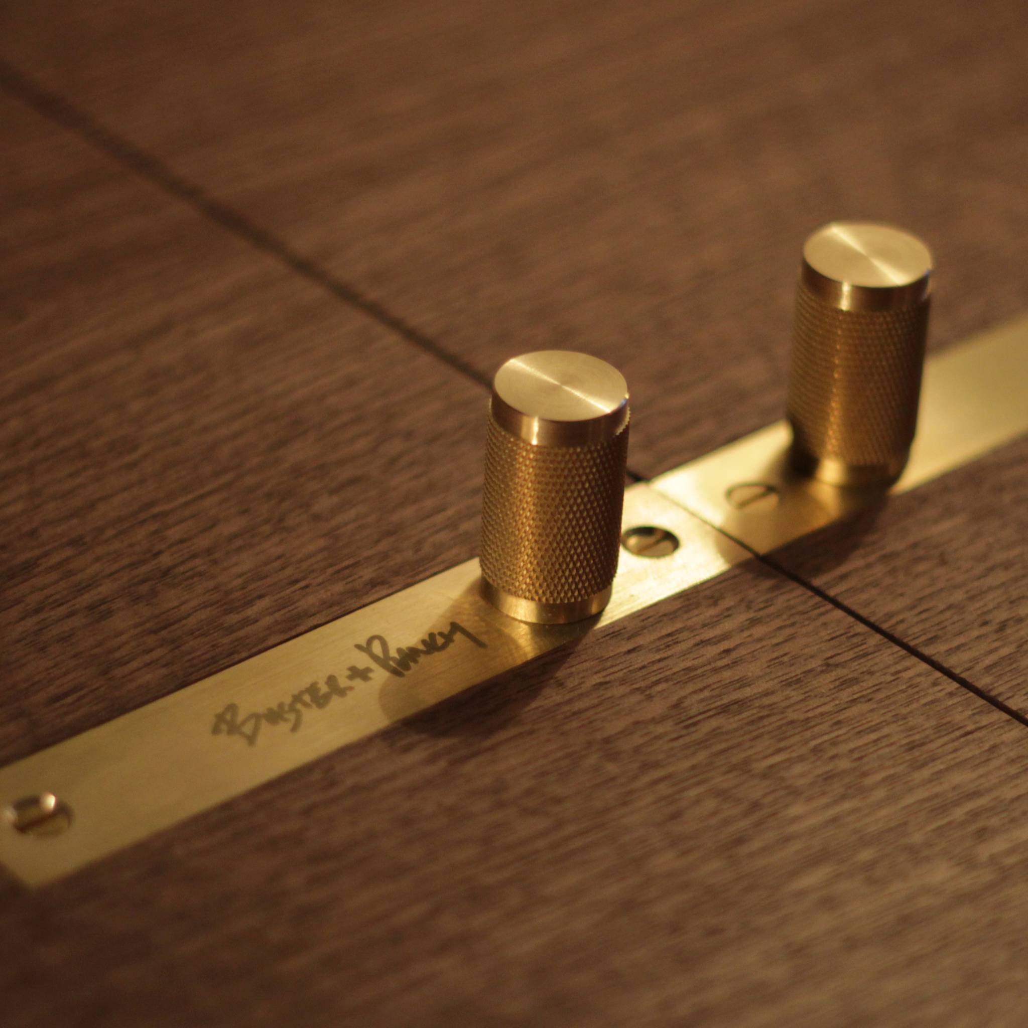 #Finish_American Walnut