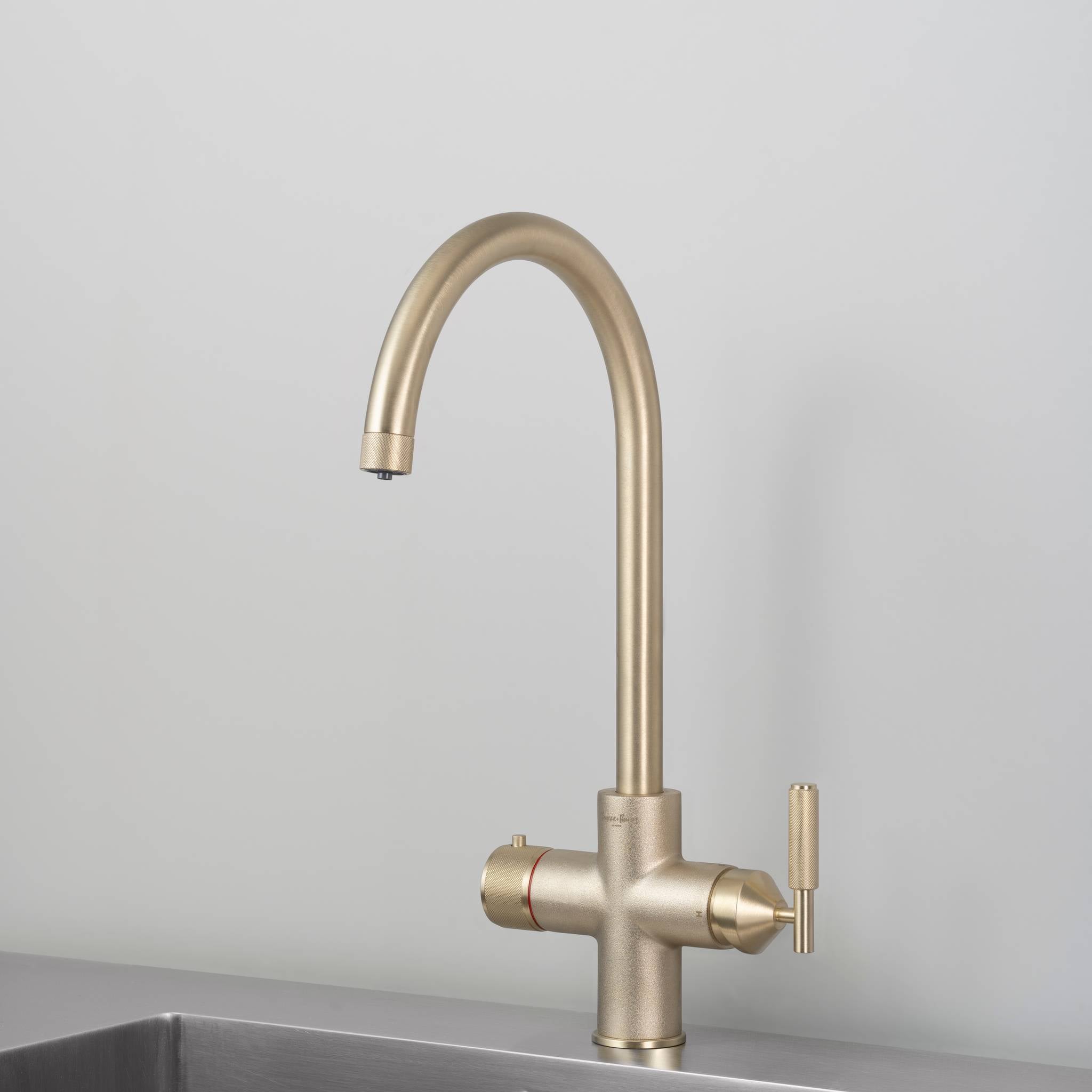 UK KITCHEN HOT TAP / 4 IN 1 / CROSS