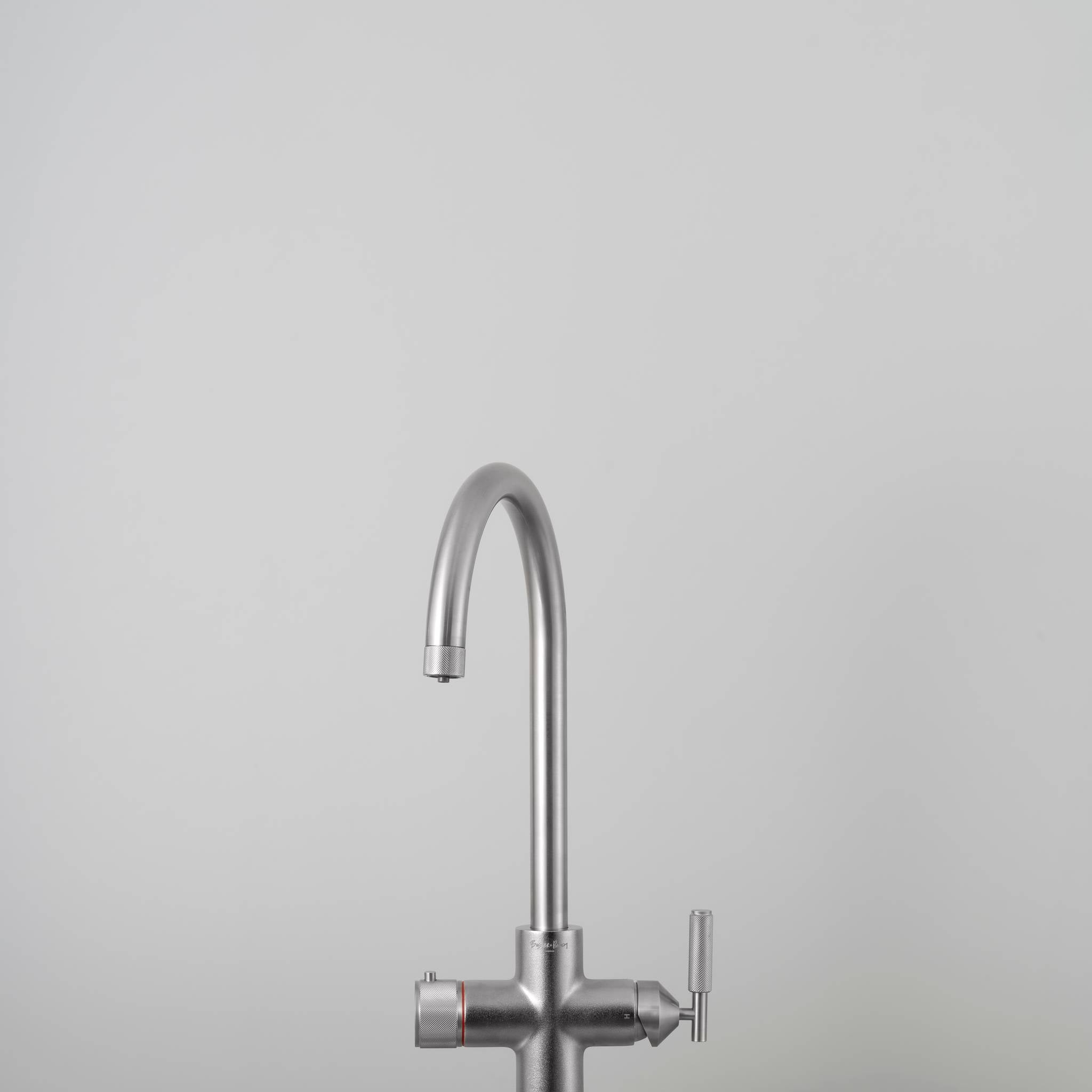UK KITCHEN HOT TAP / 4 IN 1 / CROSS