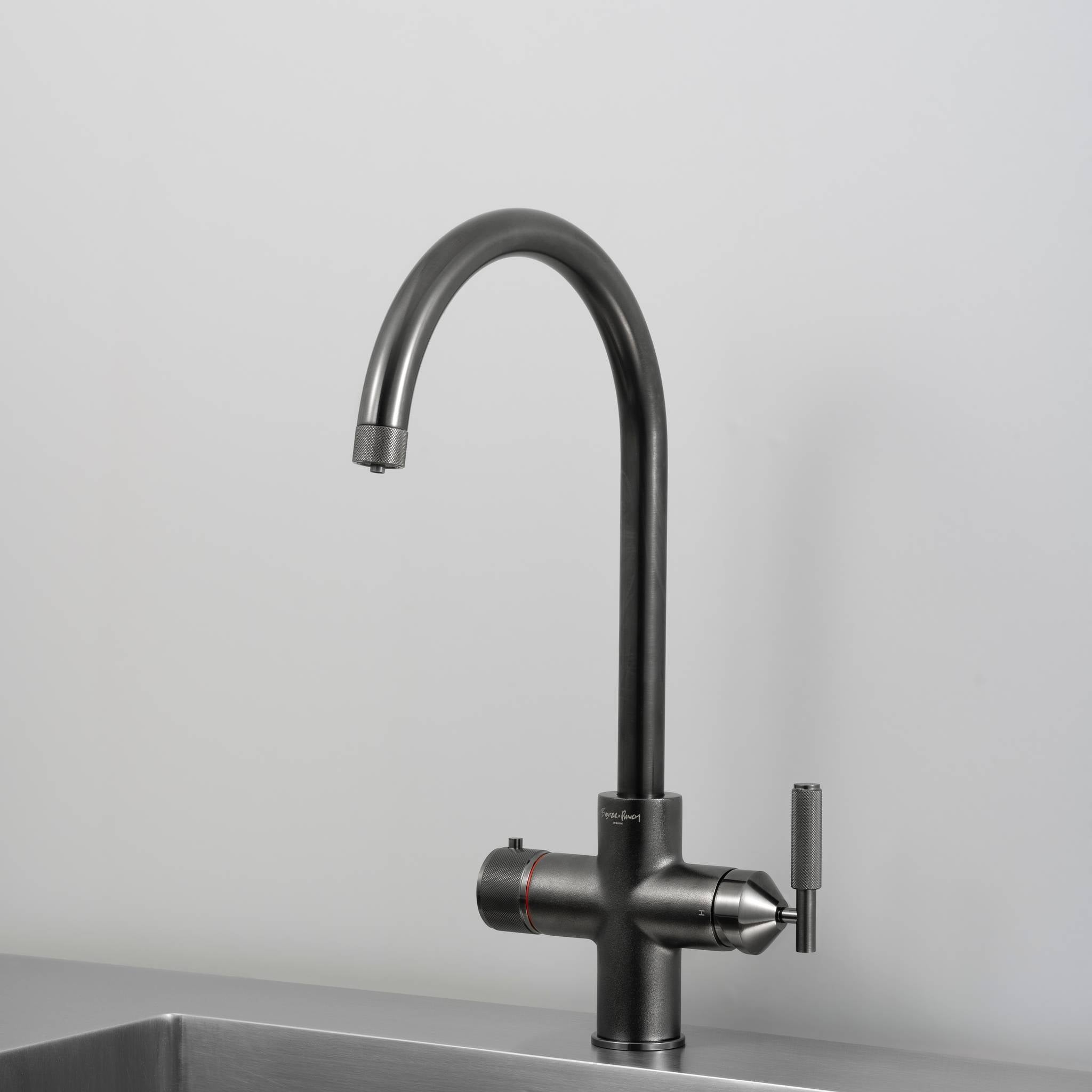 UK KITCHEN HOT TAP / 4 IN 1 / CROSS