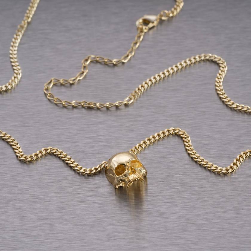 SKULL NECKLACE / TRAVIS BARKER