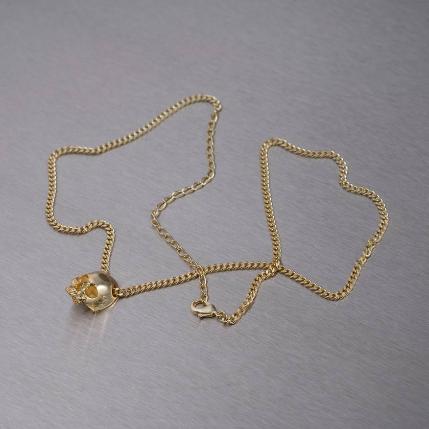 SKULL NECKLACE / TRAVIS BARKER