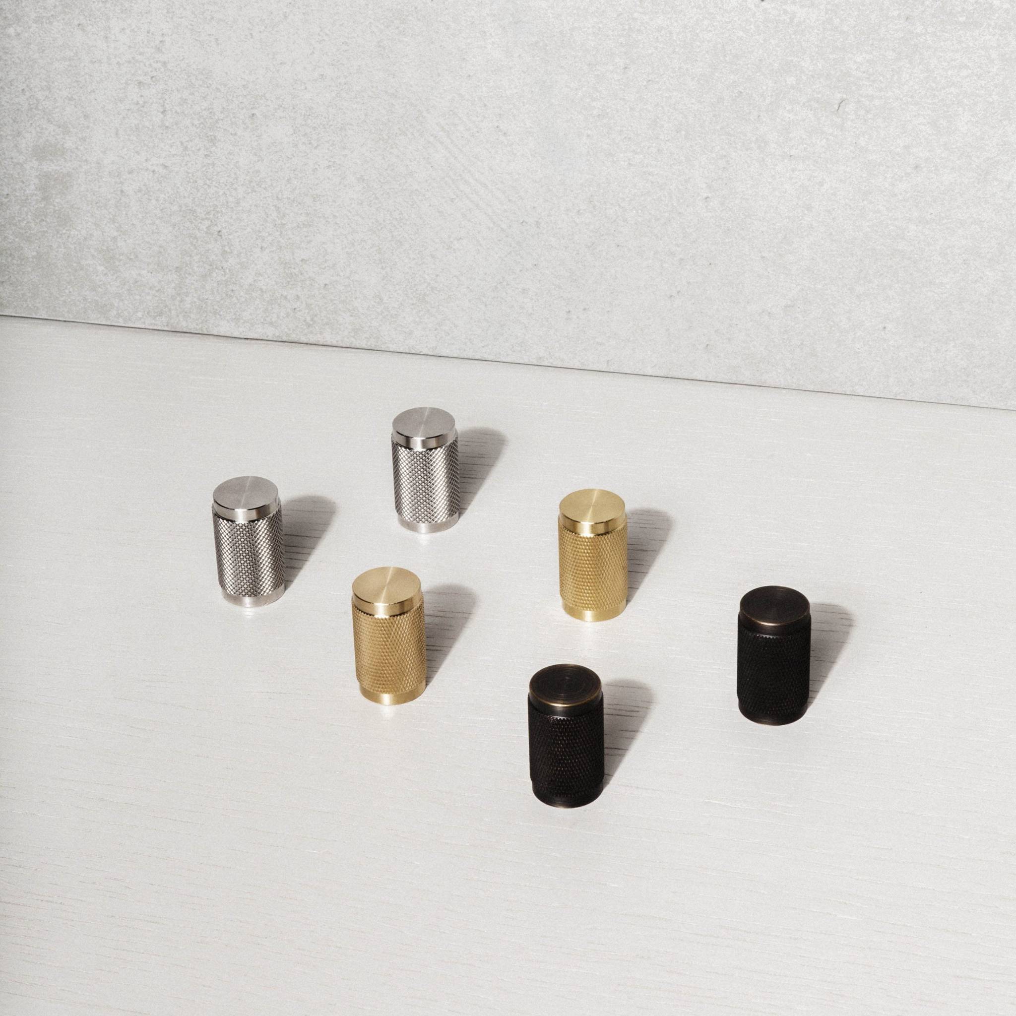 FURNITURE KNOB / CROSS / PACK OF 24 / TRADE PACK / UNBOXED